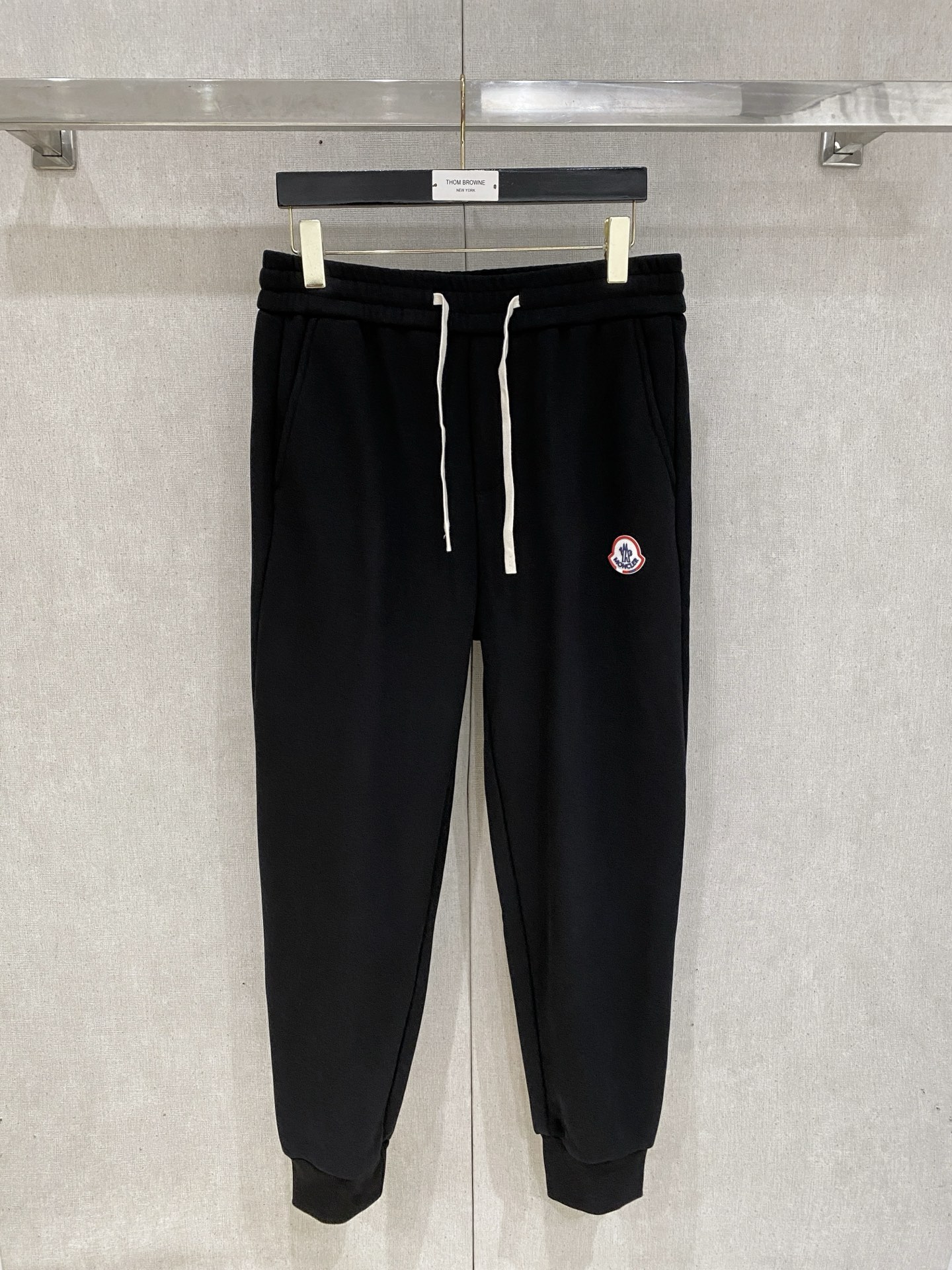 蒙口 新品】秋冬加厚加绒新款 25ss休闲裤金典再次出现，原单订制高品质时尚休闲裤。超级百搭款。独家定制