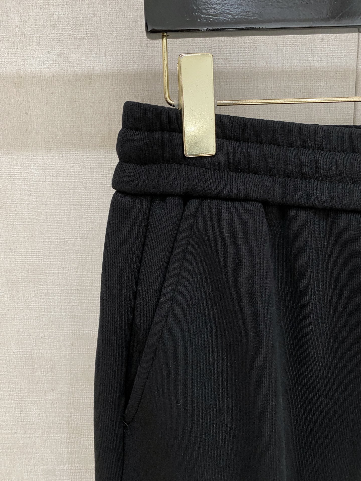 蒙口 新品】秋冬加厚加绒新款 25ss休闲裤金典再次出现，原单订制高品质时尚休闲裤。超级百搭款。独家定制