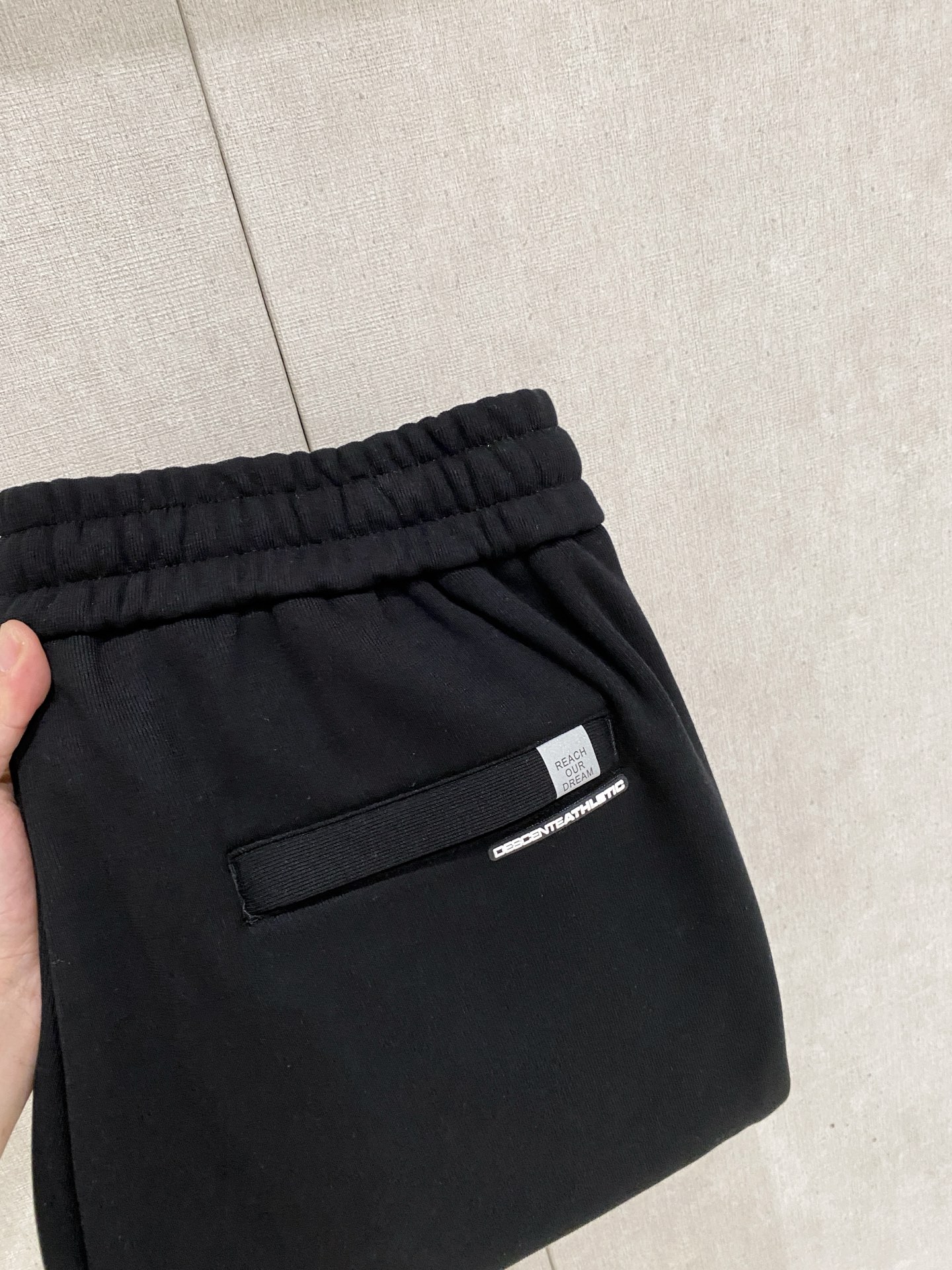 迪桑特 新品】秋冬加厚加绒新款 25ss休闲裤金典再次出现，原单订制高品质时尚休闲裤。超级百搭款。独家定