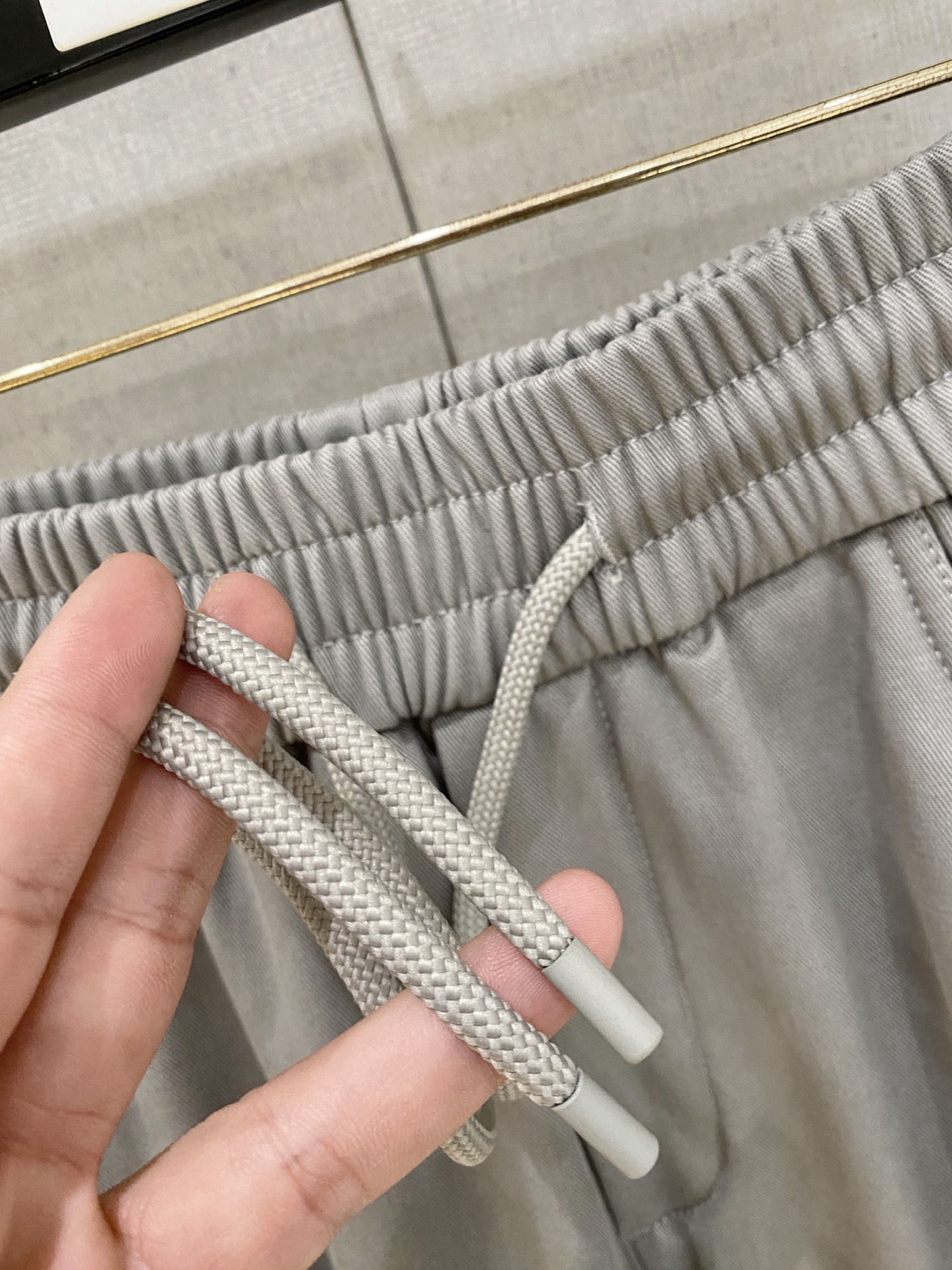 LV 新品】秋冬加厚加绒新款 25ss休闲裤金典再次出现，原单订制高品质时尚休闲裤。超级百搭款。独家定制