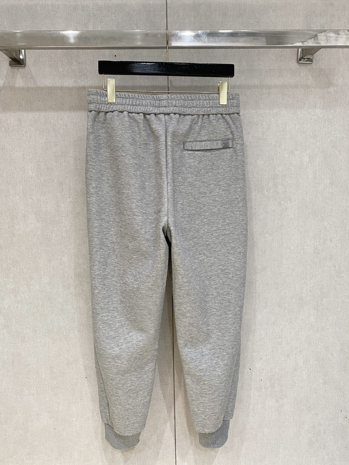 蒙口 新品】秋冬加厚加绒新款 25ss休闲裤金典再次出现，原单订制高品质时尚休闲裤。超级百搭款。独家定制