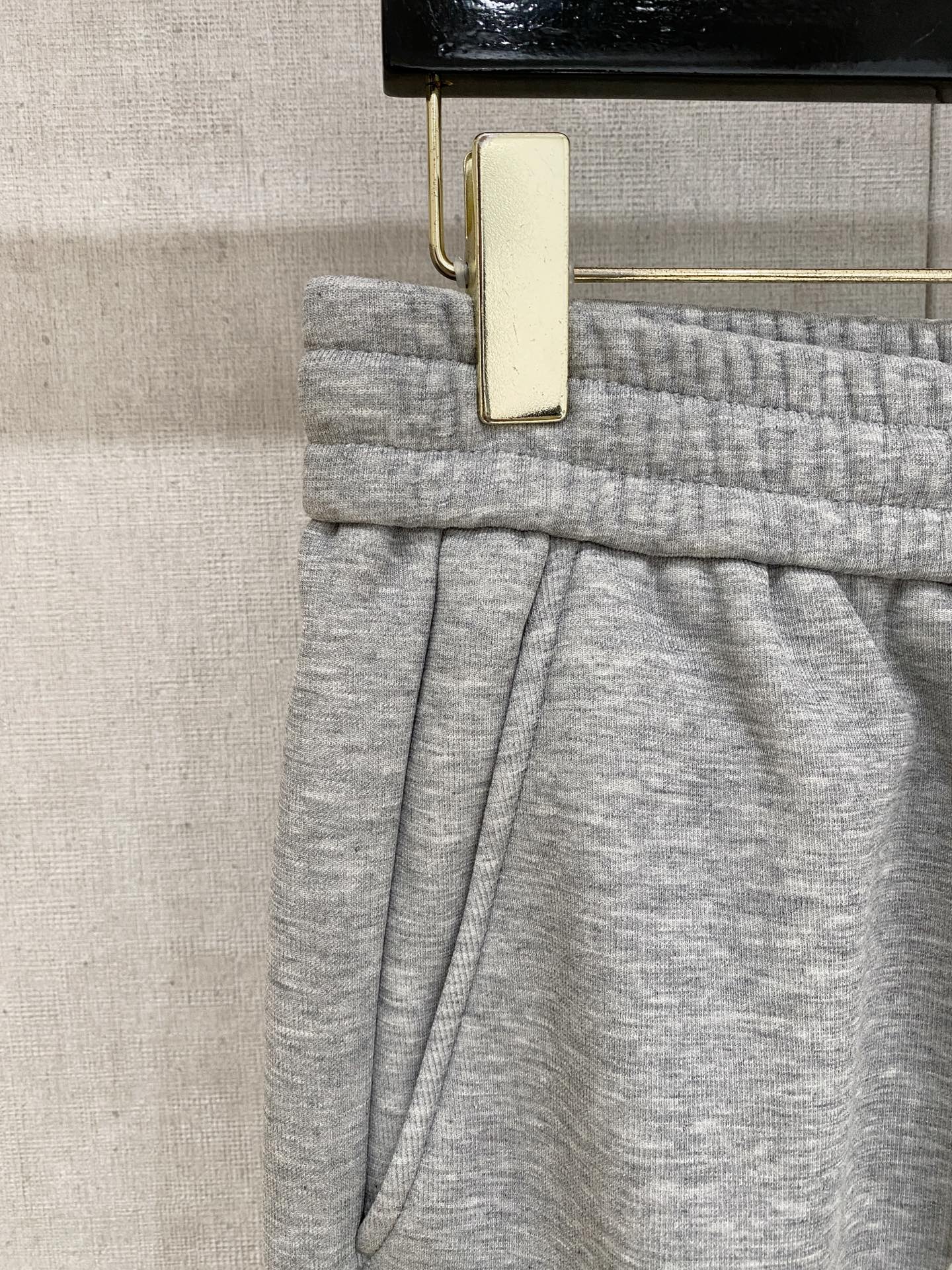 蒙口 新品】秋冬加厚加绒新款 25ss休闲裤金典再次出现，原单订制高品质时尚休闲裤。超级百搭款。独家定制