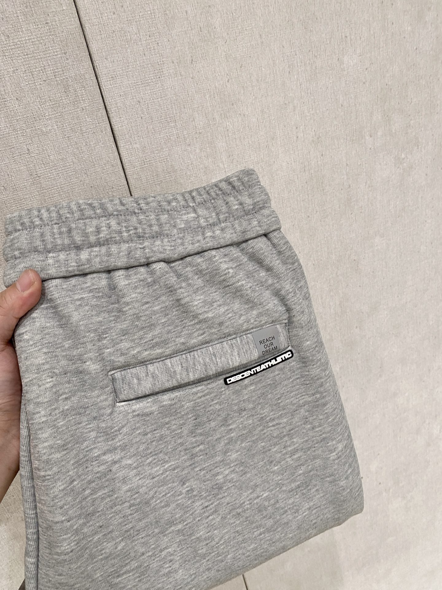 迪桑特 新品】秋冬加厚加绒新款 25ss休闲裤金典再次出现，原单订制高品质时尚休闲裤。超级百搭款。独家定