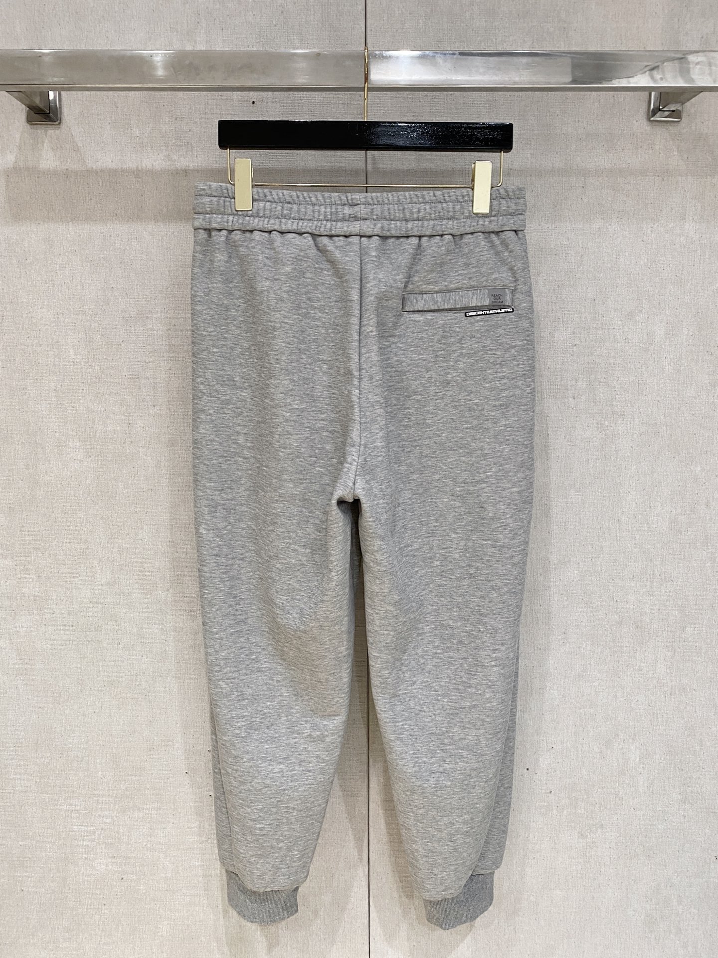 迪桑特 新品】秋冬加厚加绒新款 25ss休闲裤金典再次出现，原单订制高品质时尚休闲裤。超级百搭款。独家定