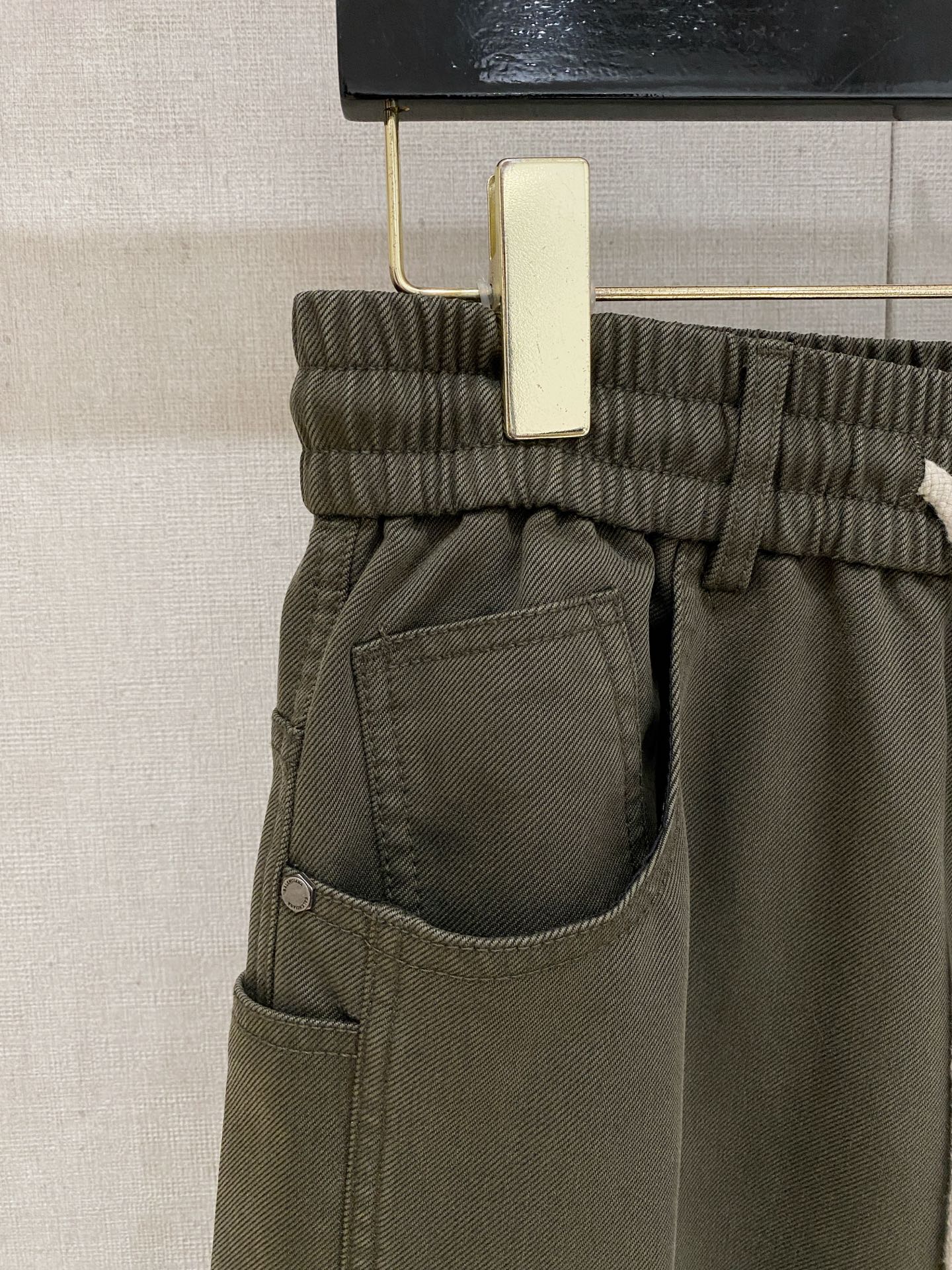 克罗心 新品】秋冬加厚加绒新款 25ss休闲裤金典再次出现，原单订制高品质时尚休闲裤。超级百搭款。独家定