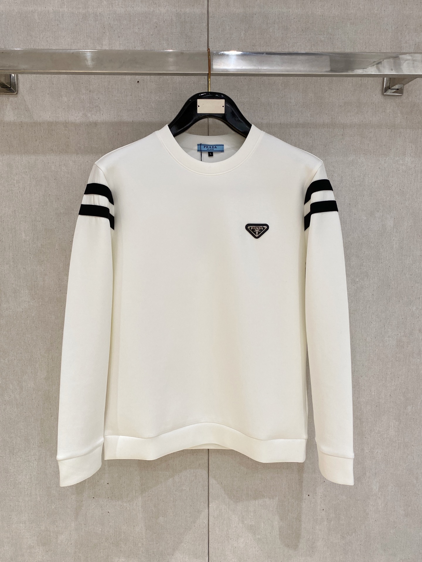 NO:615095,Prada 2025 early autumn new top version latest air layer sweatshirt exclusive sale!  Original replica, exclusive design, super craftsmanship!  Extremely luxurious!  The pattern is awesome!  Size M-4xl,,prada,hoodie,sweatshirts,alexander wang19860909普拉达 2025早秋新款 顶级版本 最新款空气层 卫衣独家发售！原版复刻,独家设计,超强工艺！极其奢华！版型超赞！尺码M-4xl,,prada,hoodie,sweatshirts,alexander wang,Men's clothing