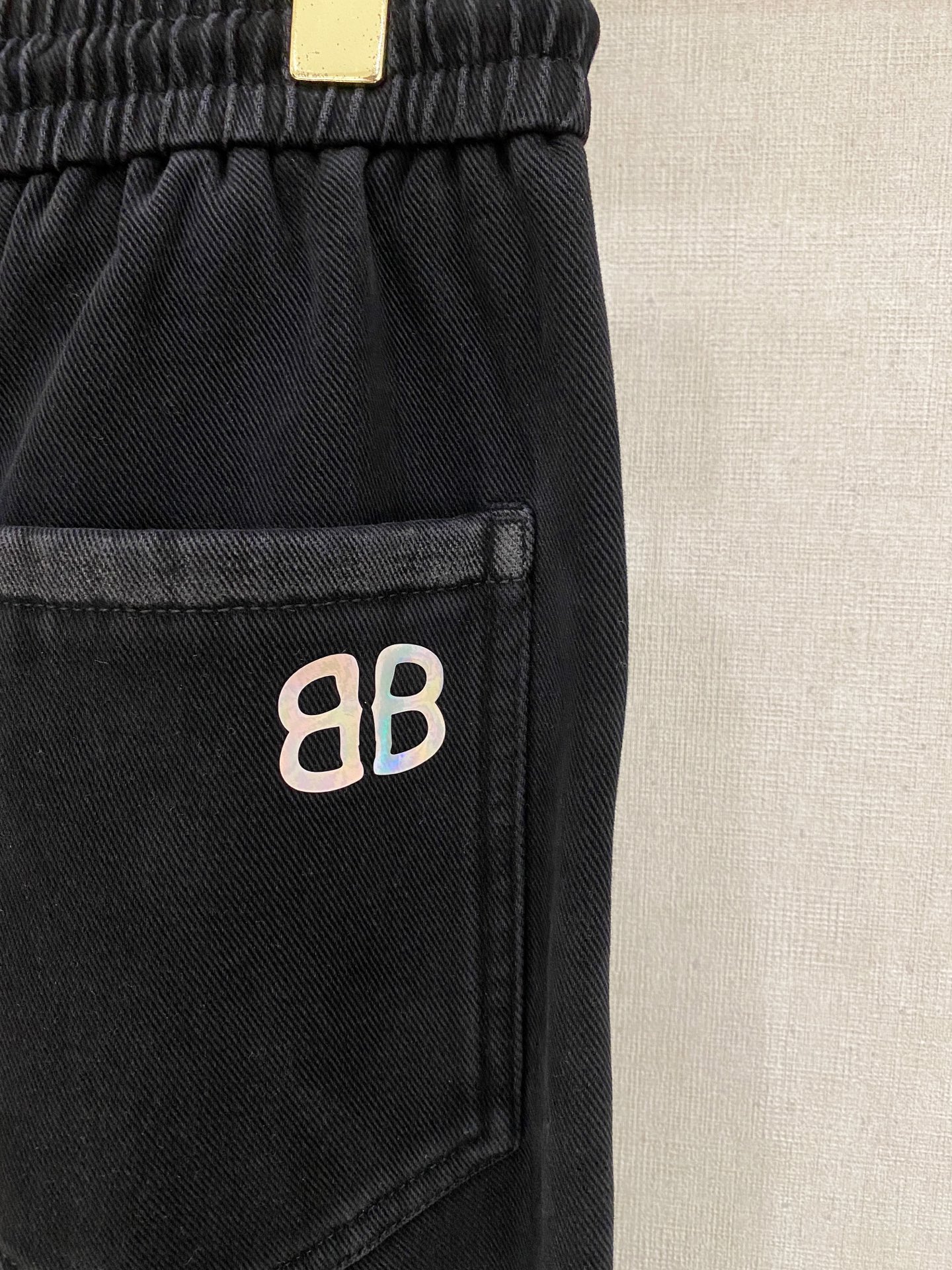 巴黎世家 2025秋冬最新系列男士加厚休闲裤！内里加绒，非常保暖，北方的宝子们赶紧备上！采用客供弹力柔棉