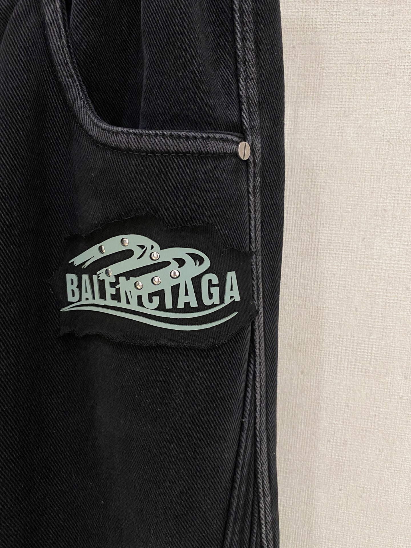 巴黎世家 2025秋冬最新系列男士加厚休闲裤！内里加绒，非常保暖，北方的宝子们赶紧备上！采用客供弹力柔棉