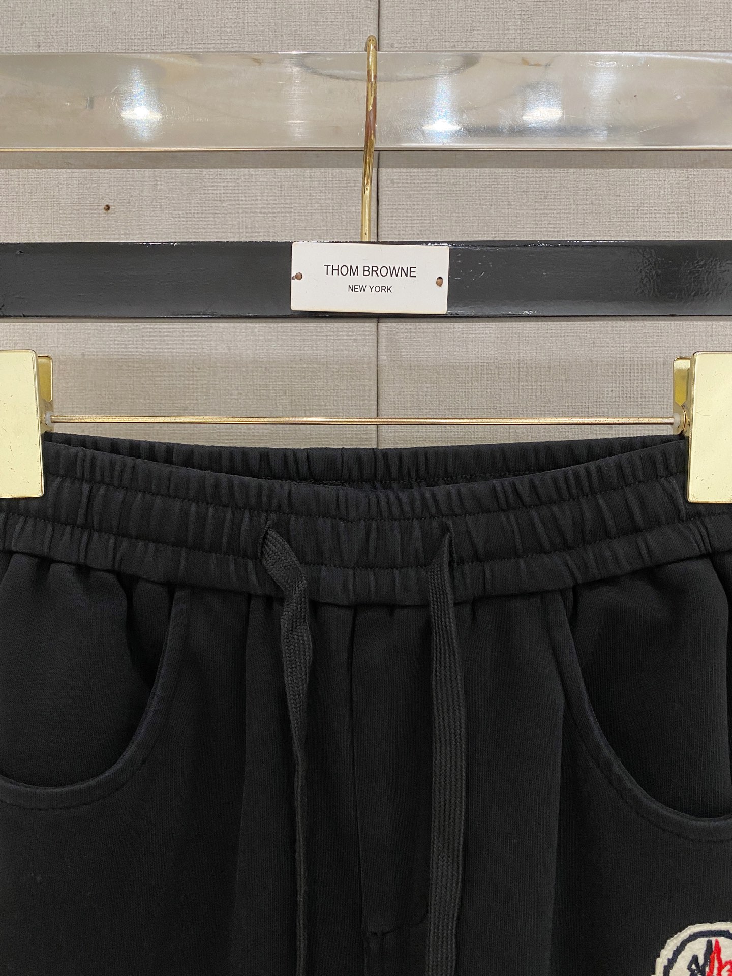 蒙口 2025秋冬最新休闲裤 潮人必备 版型超赞，能很好的修复各种腿型，非常个性！柔软排汗，舒适度极高。