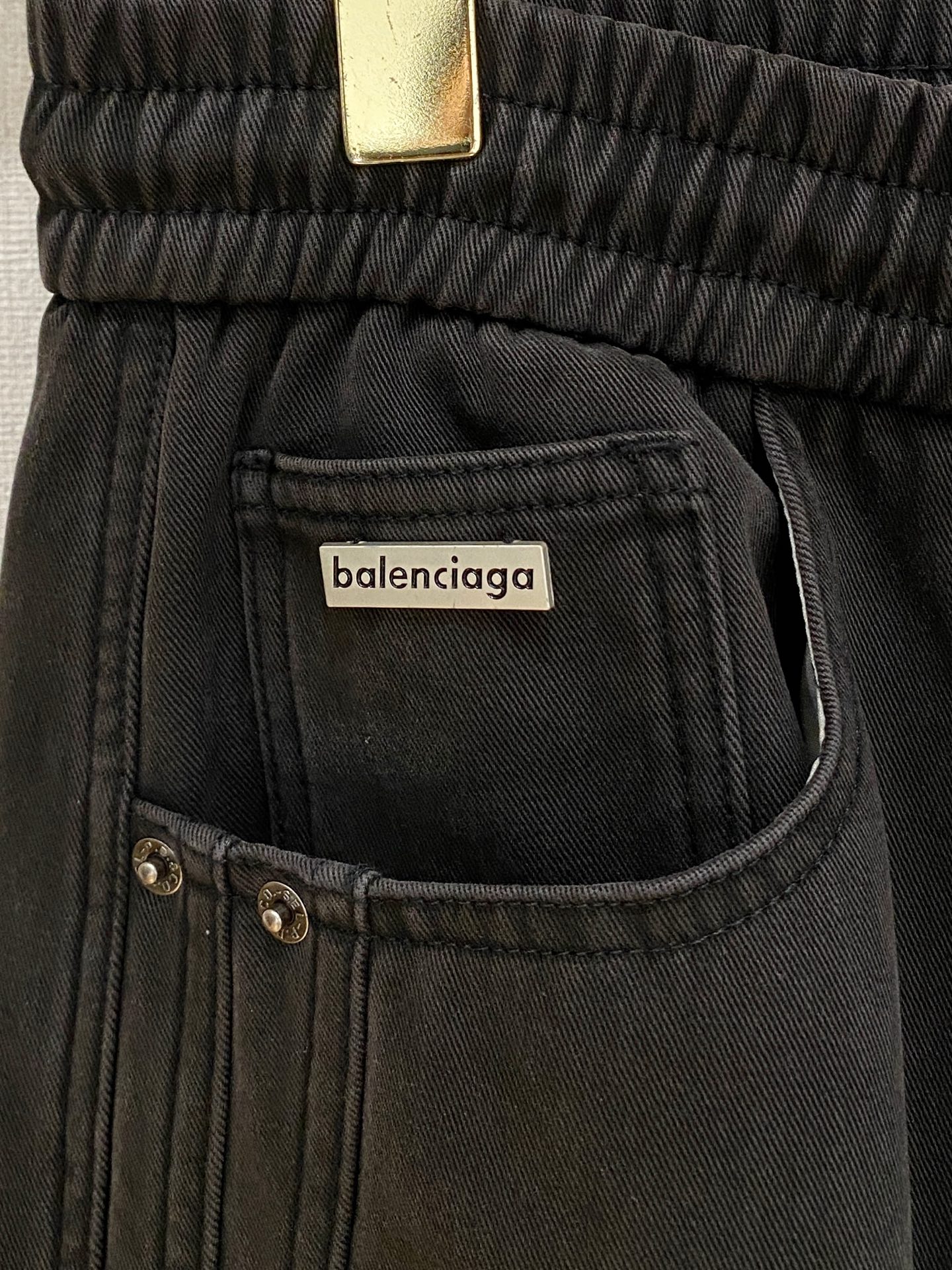 巴黎世家 2025秋冬最新系列男士加厚休闲裤！内里加绒，非常保暖，北方的宝子们赶紧备上！采用客供弹力柔棉