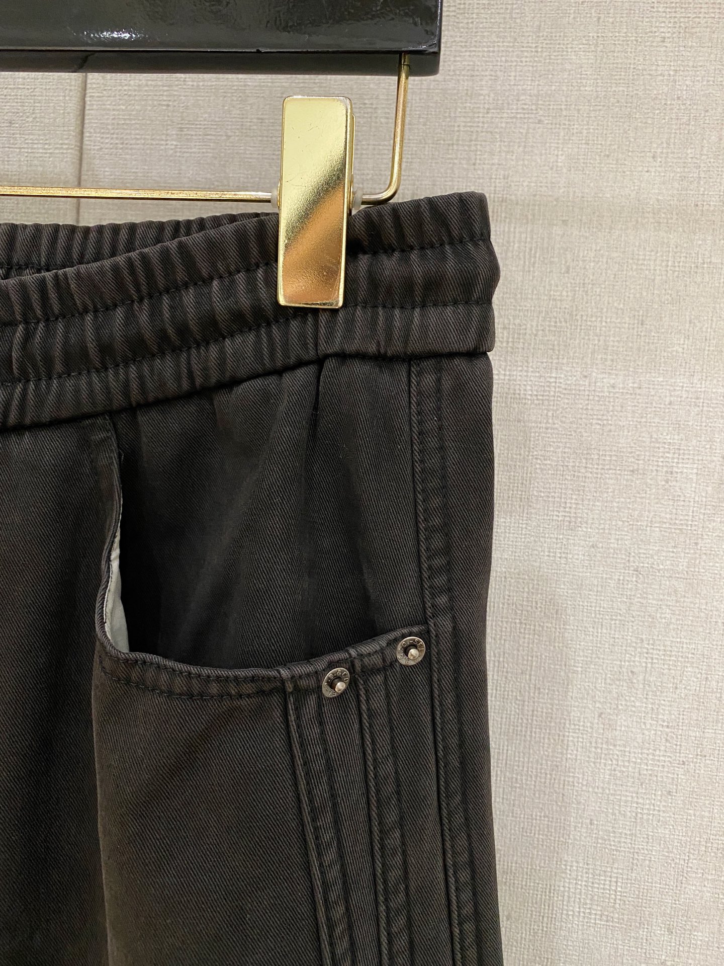 巴黎世家 2025秋冬最新系列男士加厚休闲裤！内里加绒，非常保暖，北方的宝子们赶紧备上！采用客供弹力柔棉