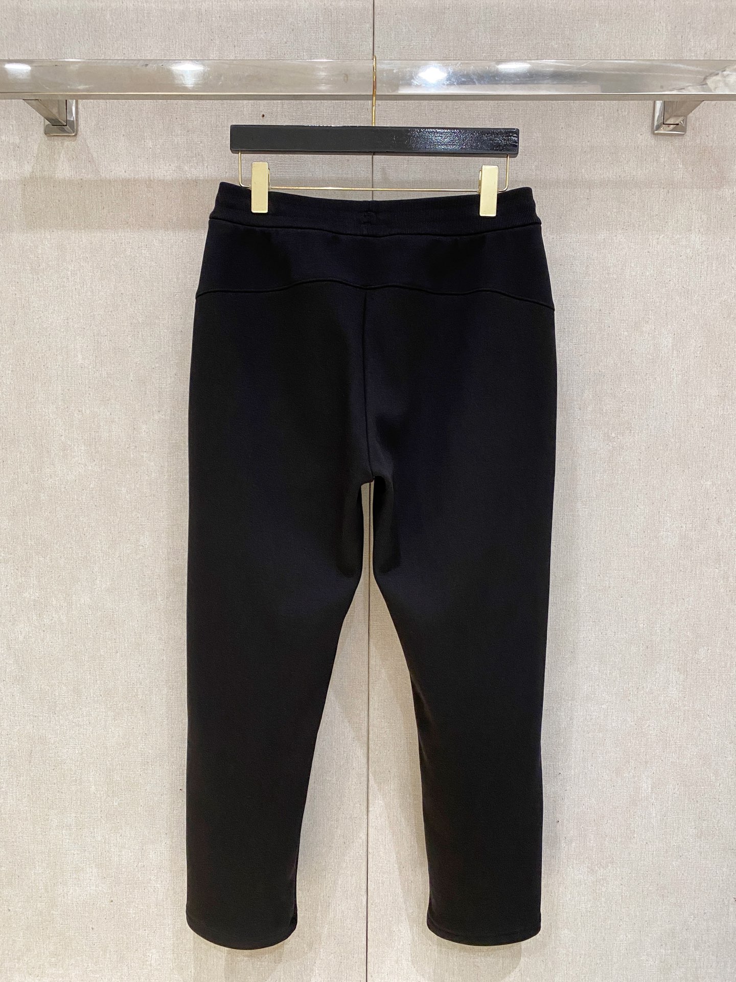 DG 2025秋冬最新休闲裤 加厚款 日常必备 版型超赞，能很好的修复各种腿型，非常个性！柔软排汗，舒适