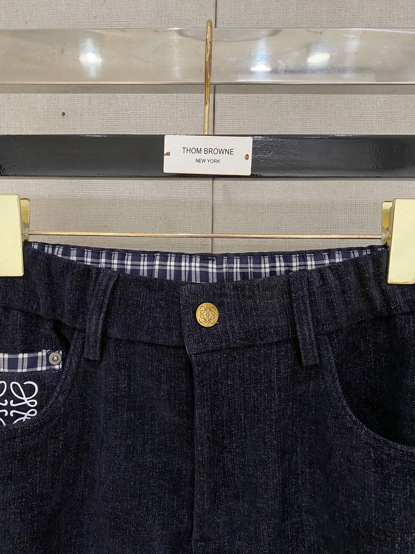 Loewe 2025秋冬最新系列男士加厚休闲裤！内里加绒，非常保暖，北方的宝子们赶紧备上！采用客供弹力柔