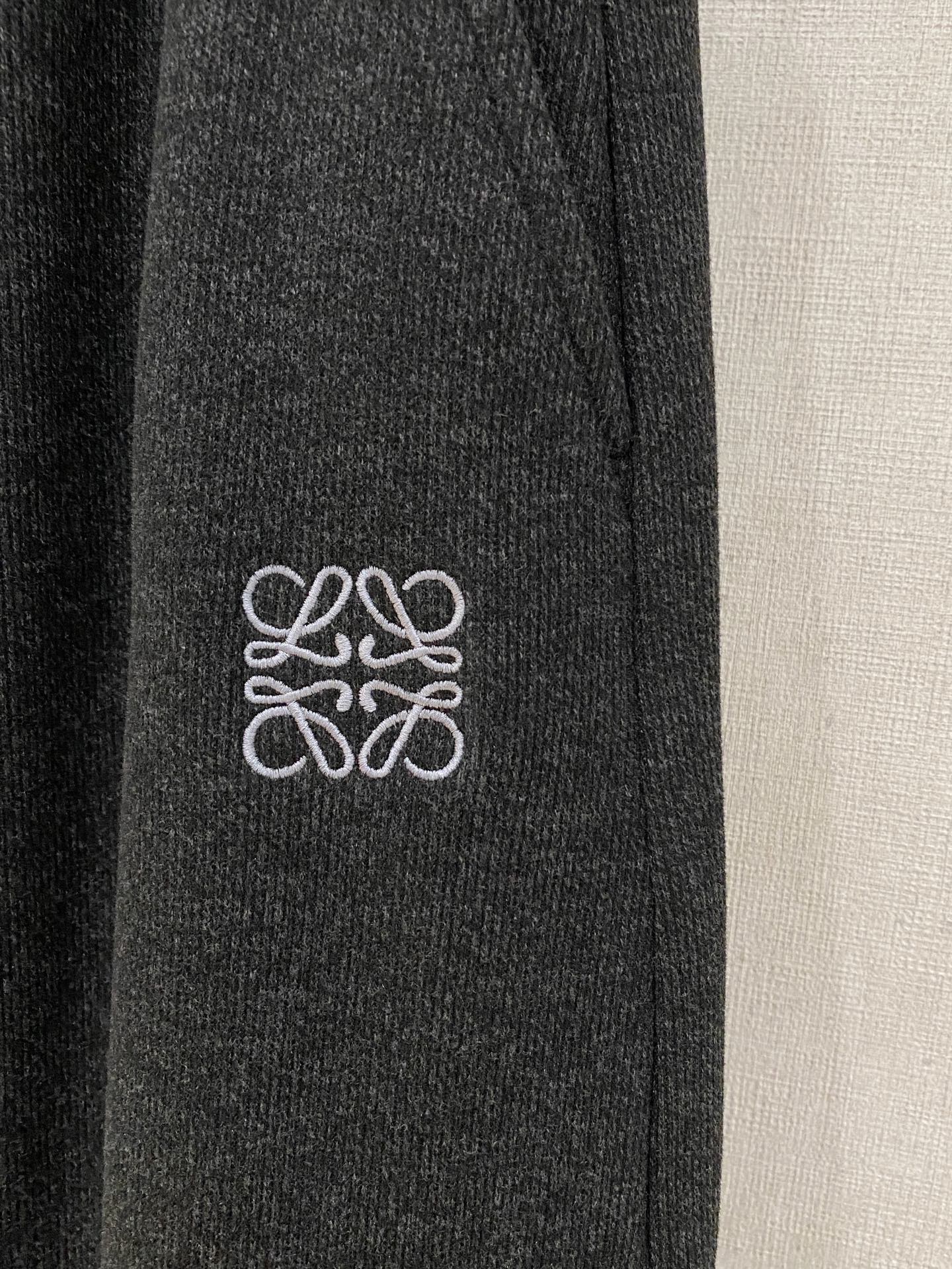 LOEW罗意威、2025SS秋冬新品时尚休闲裤，臻选优质羊毛醋酸面料打造，保暖舒适，精工密针刺绣标识，缔