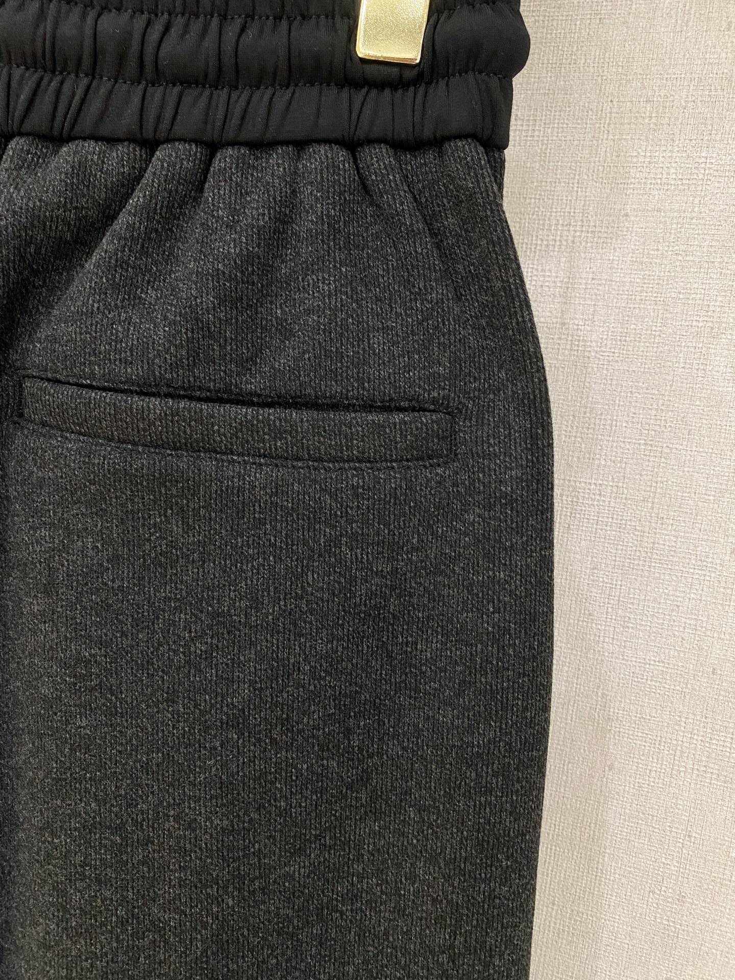 LOEW罗意威、2025SS秋冬新品时尚休闲裤，臻选优质羊毛醋酸面料打造，保暖舒适，精工密针刺绣标识，缔