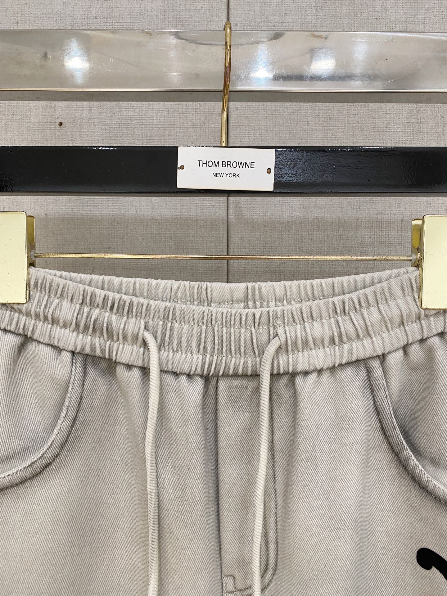 Celine 2025秋冬最新系列男士加厚休闲裤！内里加绒，非常保暖，北方的宝子们赶紧备上！采用客供弹力