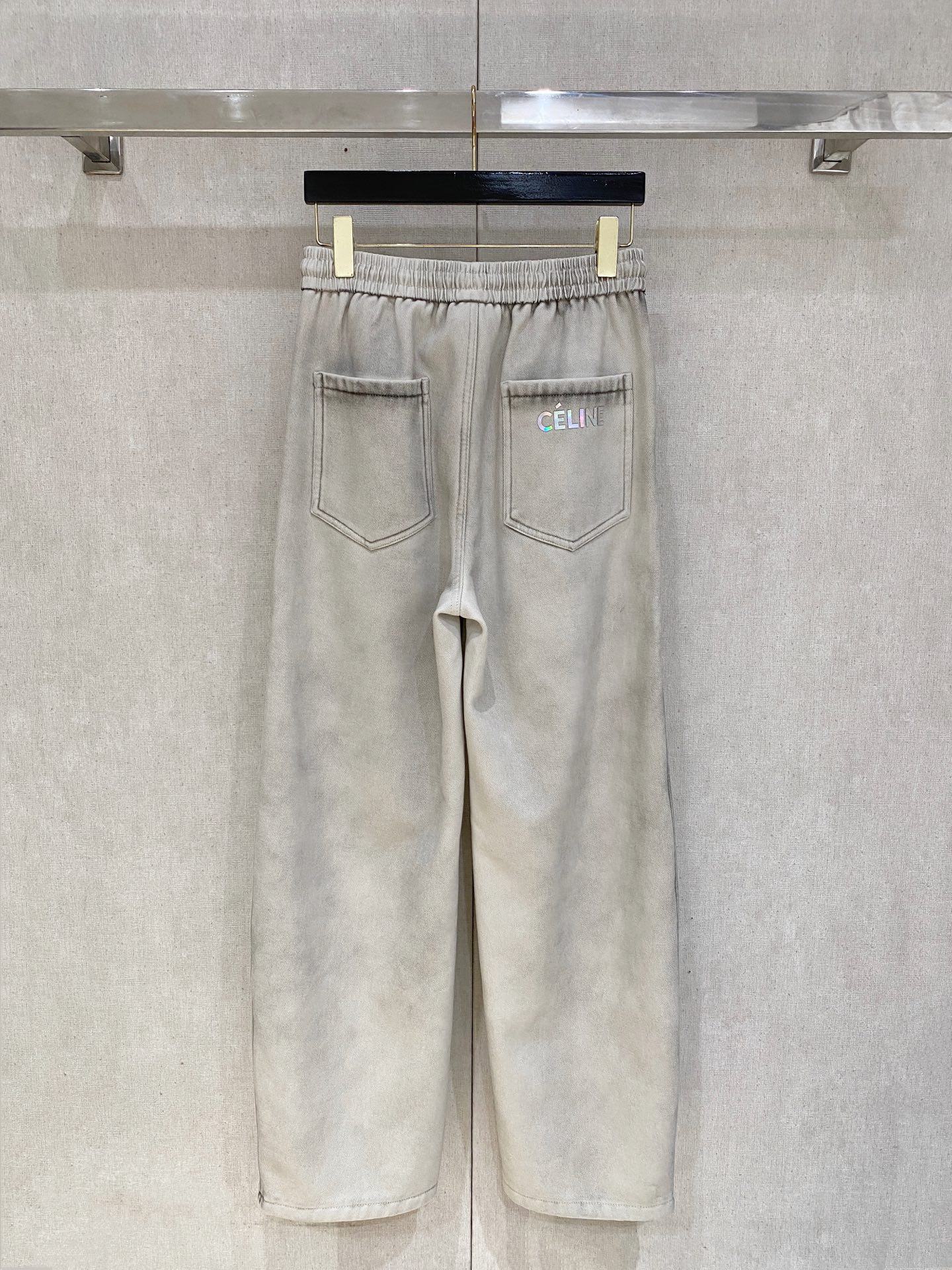 Celine 2025秋冬最新系列男士加厚休闲裤！内里加绒，非常保暖，北方的宝子们赶紧备上！采用客供弹力