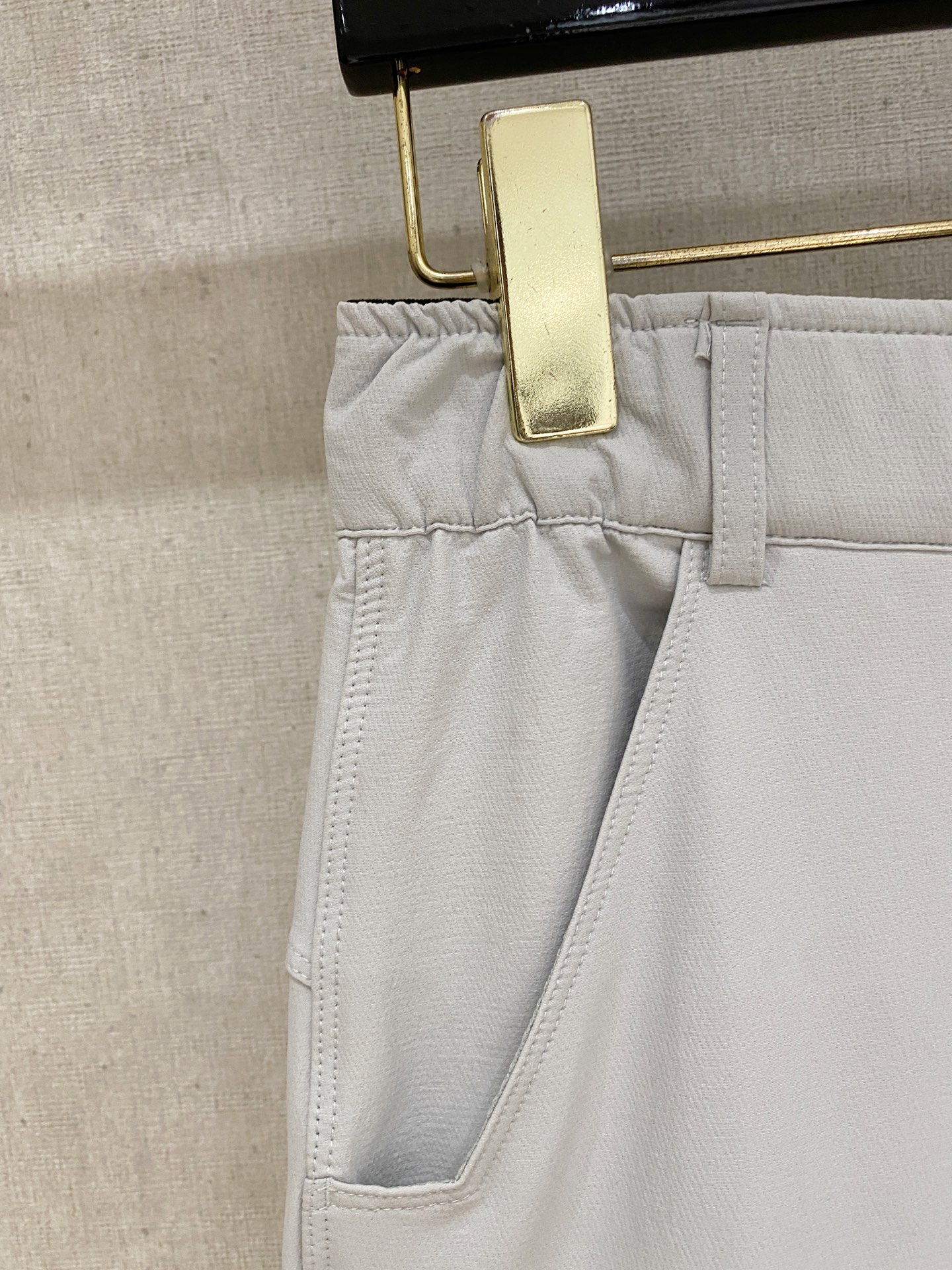 始祖鸟 男士休闲裤👍速干面料休闲裤，最新款上身版型无敌正！绝对可以闭眼收的一款此款裤子非常百搭，弹力腰围