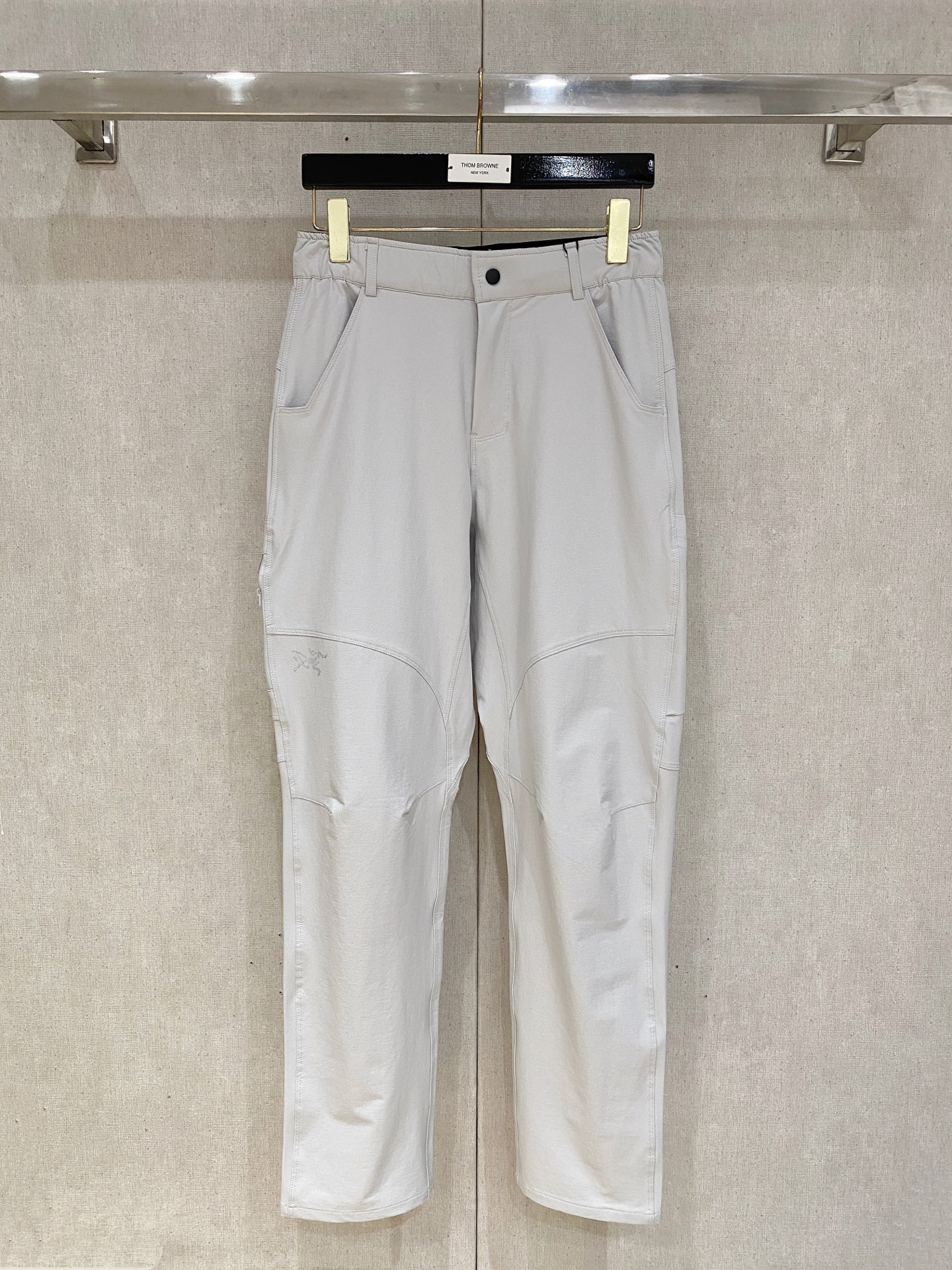 始祖鸟 男士休闲裤👍速干面料休闲裤，最新款上身版型无敌正！绝对可以闭眼收的一款此款裤子非常百搭，弹力腰围