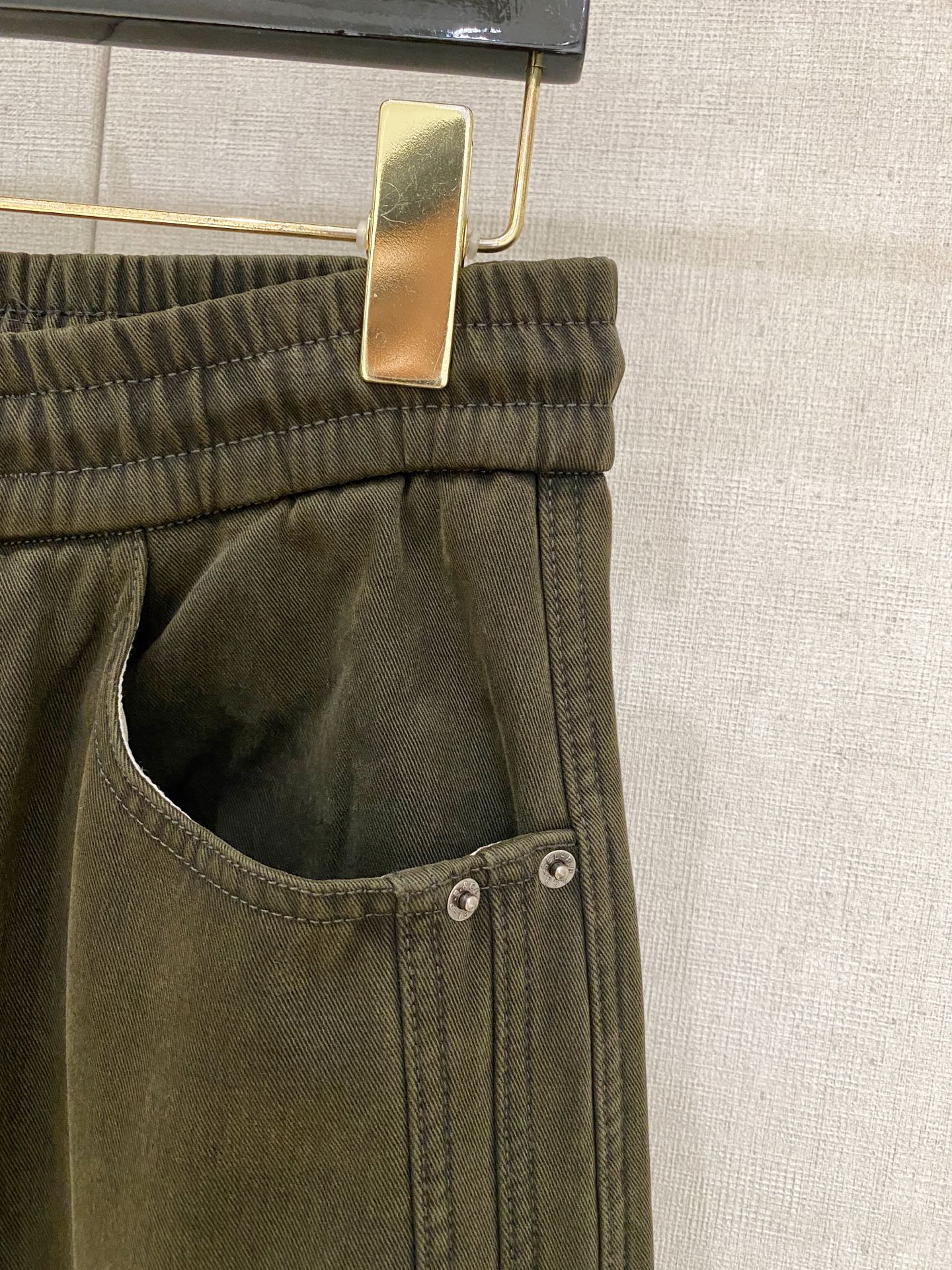 巴黎世家 2025秋冬最新系列男士加厚休闲裤！内里加绒，非常保暖，北方的宝子们赶紧备上！采用客供弹力柔棉