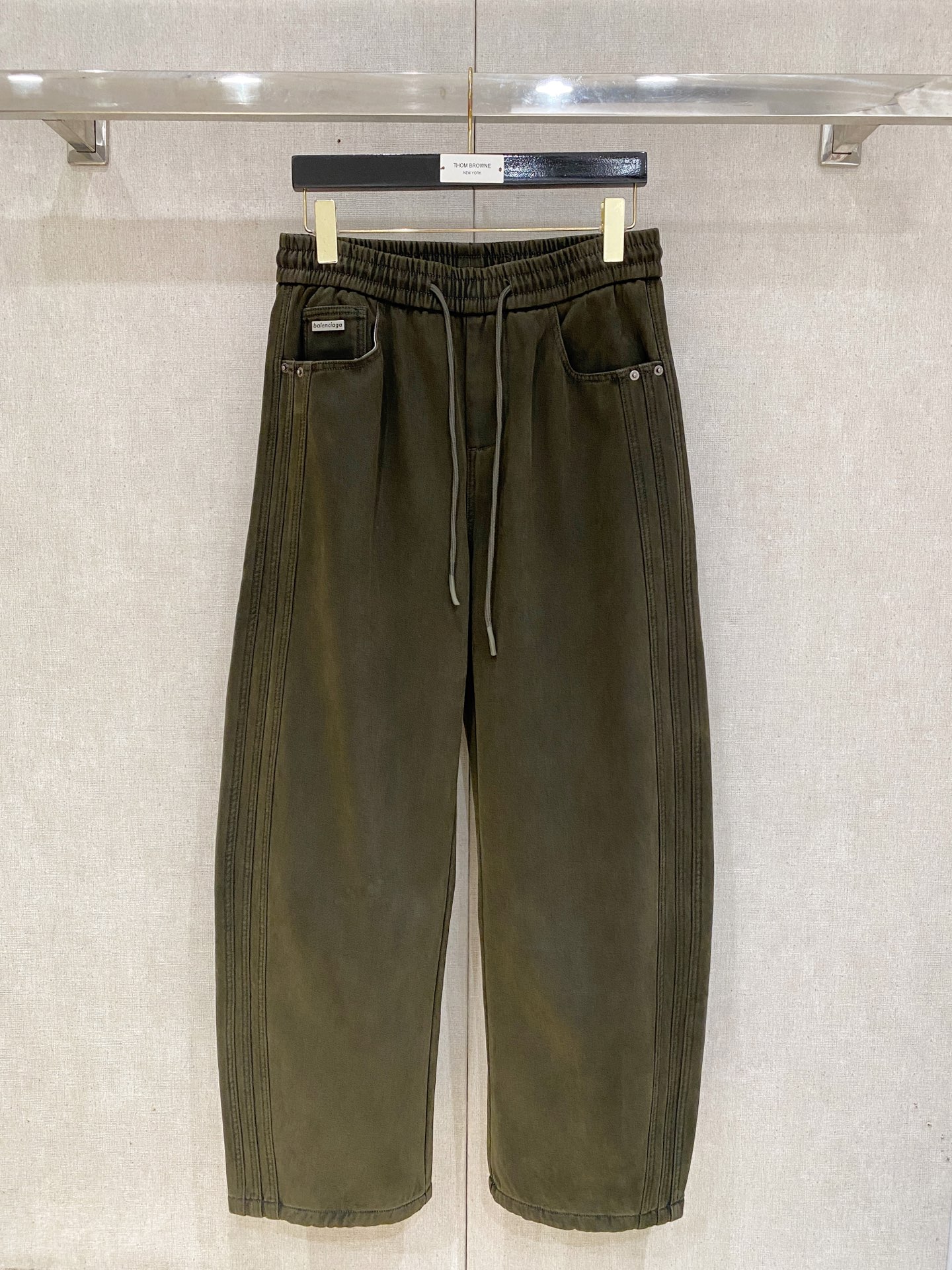 巴黎世家 2025秋冬最新系列男士加厚休闲裤！内里加绒，非常保暖，北方的宝子们赶紧备上！采用客供弹力柔棉