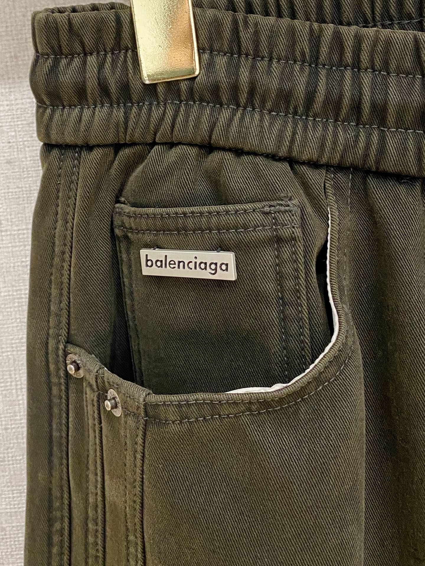 巴黎世家 2025秋冬最新系列男士加厚休闲裤！内里加绒，非常保暖，北方的宝子们赶紧备上！采用客供弹力柔棉