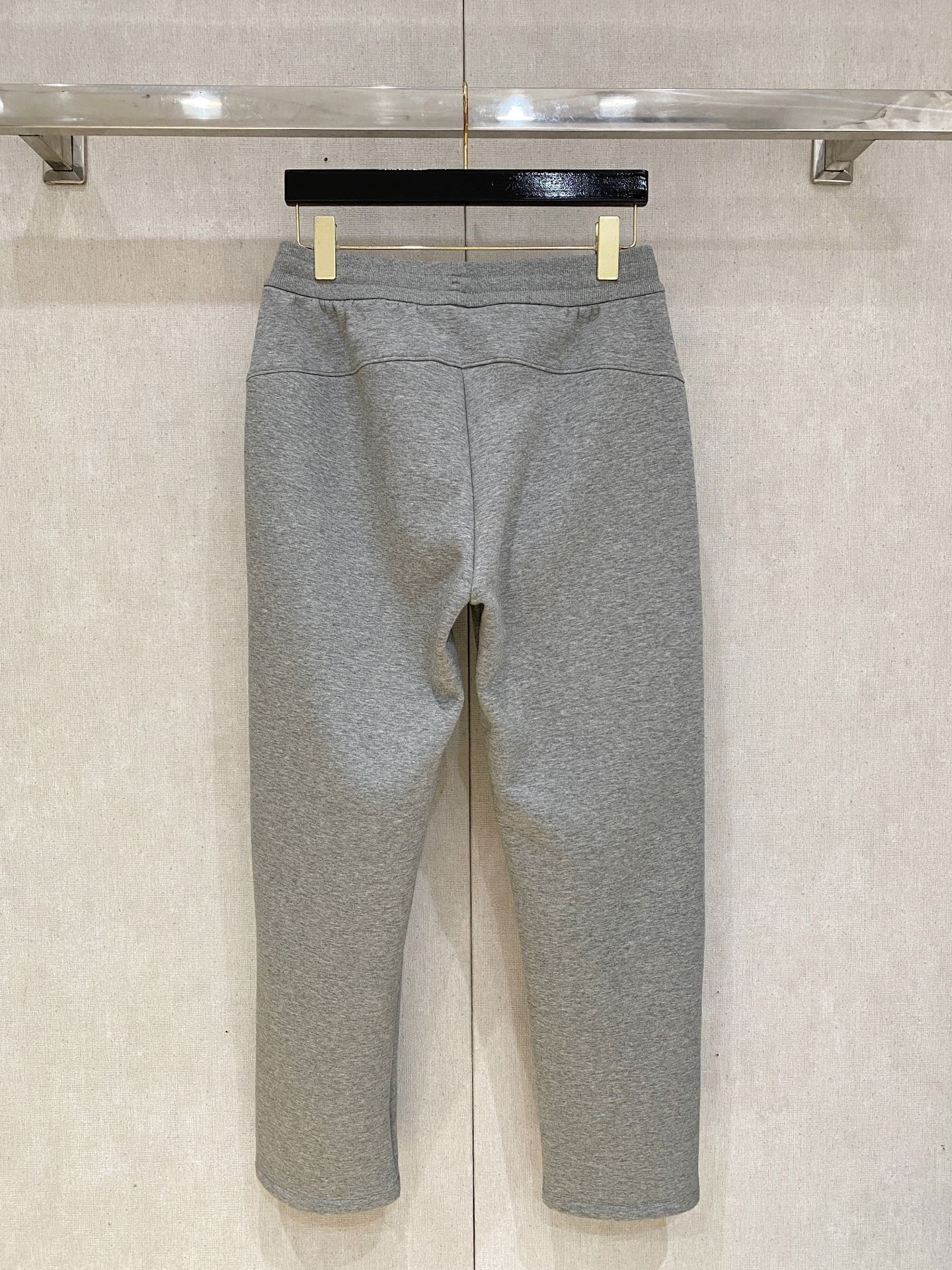 DG 2025秋冬最新休闲裤 加厚款 日常必备 版型超赞，能很好的修复各种腿型，非常个性！柔软排汗，舒适