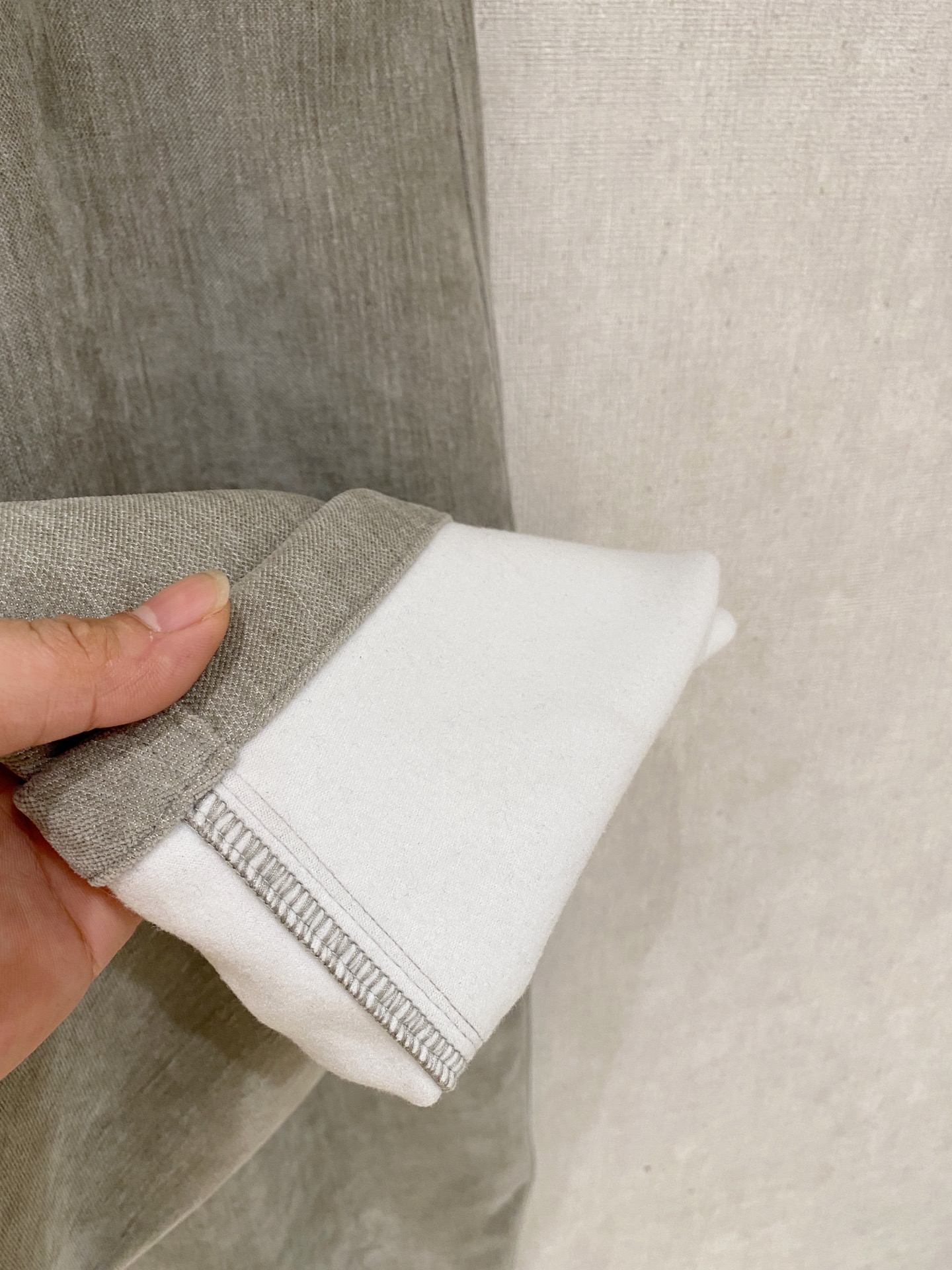 Loewe 2025秋冬最新系列男士加厚休闲裤！内里加绒，非常保暖，北方的宝子们赶紧备上！采用客供弹力柔