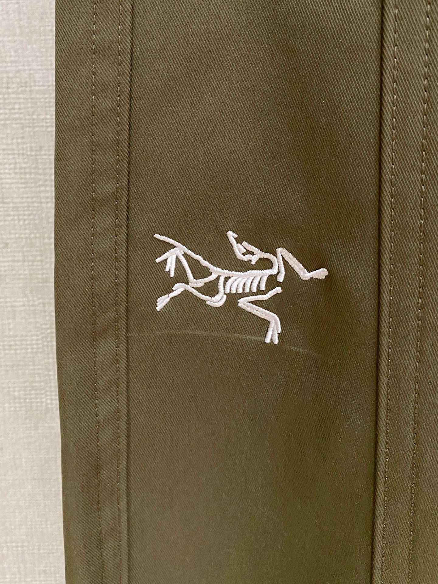 ARC‘TERYX —始祖鸟户外防风保暖透气冬季男士软壳裤！无缝设计 高热度鸟家户外机能风3D立体修身裁