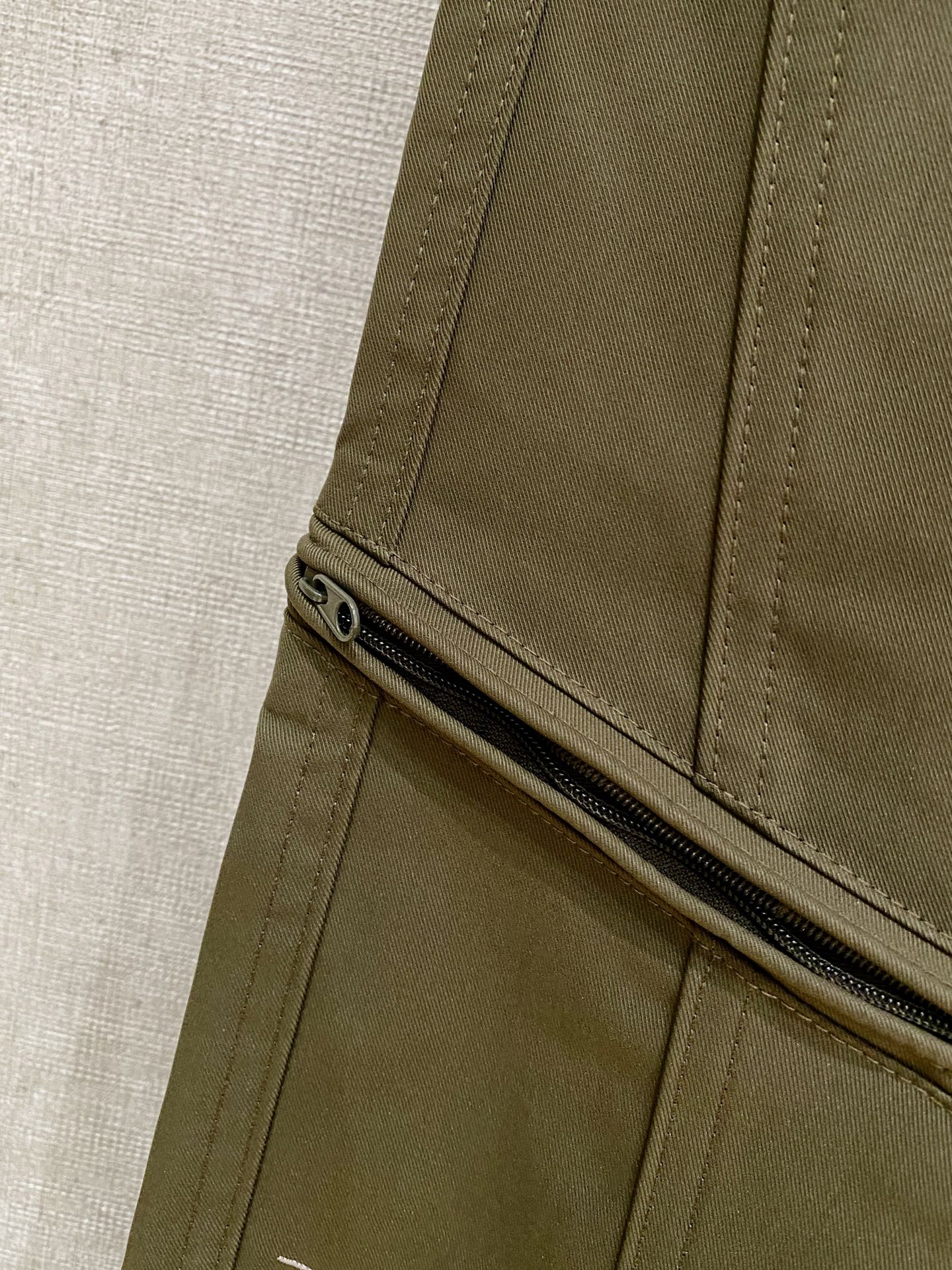 ARC‘TERYX —始祖鸟户外防风保暖透气冬季男士软壳裤！无缝设计 高热度鸟家户外机能风3D立体修身裁