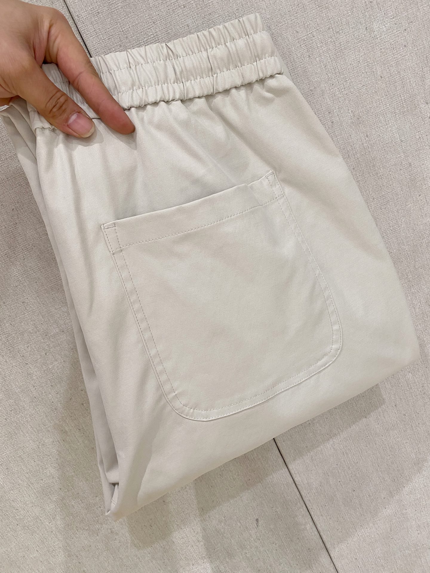 NO:612297,ARC’TERYX—Arc’teryx outdoor windproof, warm and breathable winter men’s soft shell pants!  Seamless design, high-heat Niaojia outdoor functional style 3D three-dimensional slim tailoring, high-definition outdoor functional fabrics, great warmth! The fabric is very solid! The tear resistance effect is very strong! The comfort is really unparalleled. Men's soft shell trousers. Lightweight, wear-resistant soft shell trousers, these pants are deeply influenced by climbing DNA.  As one of the pants for hiking and backpacking, it has multiple functions and can always adapt to your changing needs. The durable soft shell fabric is windproof, water repellent, and can provide light warmth. The stretch fabric is matched with splicing and tailoring technology to allow you to move freely. Size 29-36,,jil sanderarc'teryx,backpacks,alexander wang19860909ARC‘TERYX —始祖鸟户外防风保暖透气冬季男士软壳裤！无缝设计 高热度鸟家户外机能风3D立体修身裁剪,高定户外机能面料 巨保暖!布面非常扎实!抗撕裂效果很强悍!舒适感真心没话说 男子软壳长裤 轻量、耐磨的软壳长裤, 这款裤子深受攀登DNA影响, 作为徒步和背包旅行的裤装之一,具有多样功能,总能适应你不断变化的需求.耐用的软壳面料防风、防泼水、可轻度保暖.弹力面料搭配拼接剪裁工艺,让你活动自如, 码数29-36,,jil sanderarc'teryx,backpacks,alexander wang,Men's clothing