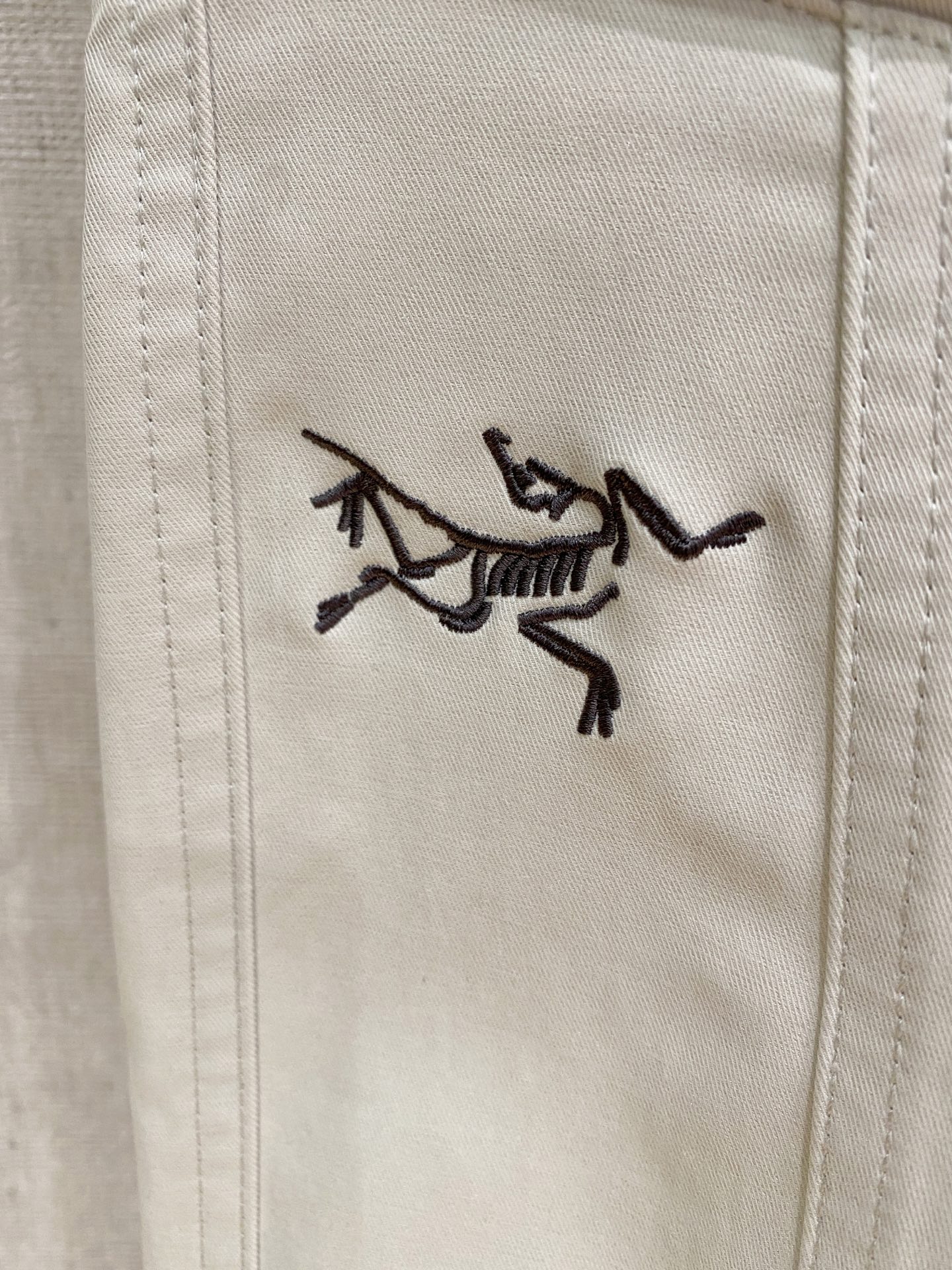 ARC‘TERYX —始祖鸟户外防风保暖透气冬季男士软壳裤！无缝设计 高热度鸟家户外机能风3D立体修身裁