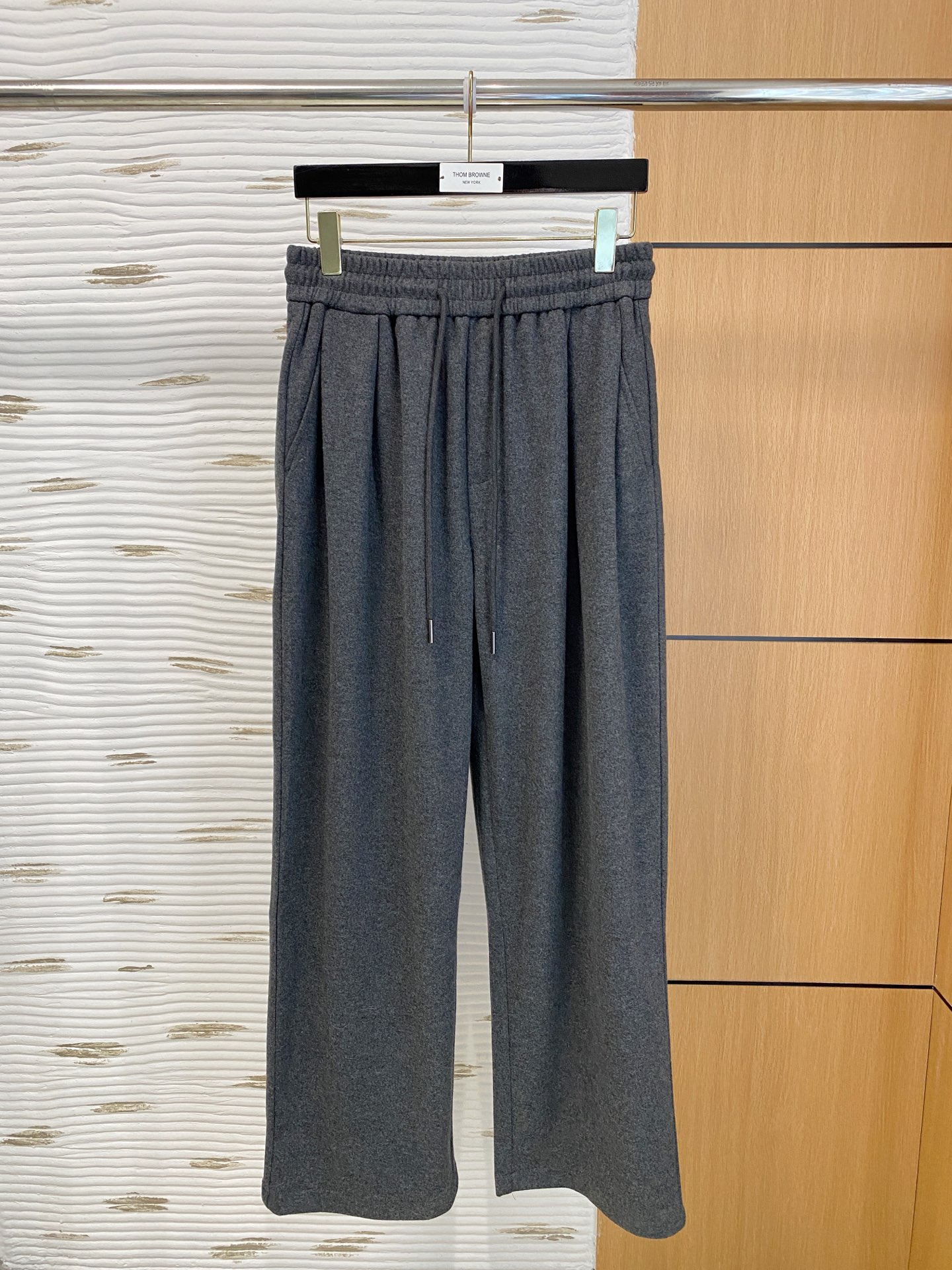 lP🆕 【新品】秋冬新款羊绒裤 高品质意大利进口羊毛面料，高密度针织，时尚百搭毛衣，帅气十足。耐穿不易变