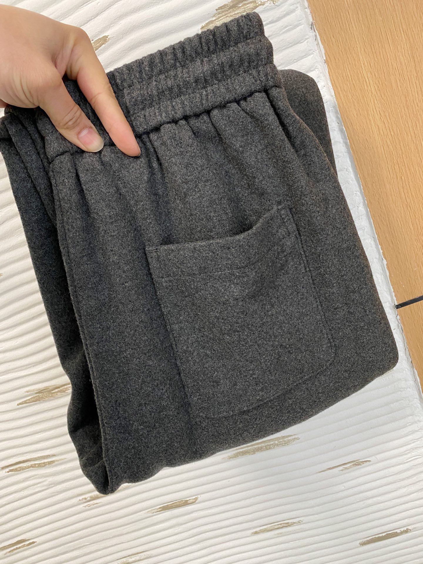 lP🆕 【新品】秋冬新款羊绒裤 高品质意大利进口羊毛面料，高密度针织，时尚百搭毛衣，帅气十足。耐穿不易变