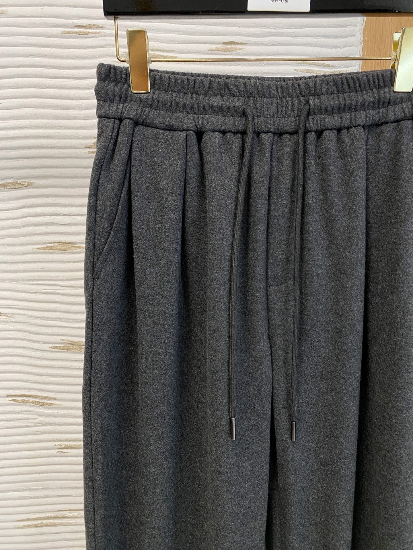 lP🆕 【新品】秋冬新款羊绒裤 高品质意大利进口羊毛面料，高密度针织，时尚百搭毛衣，帅气十足。耐穿不易变