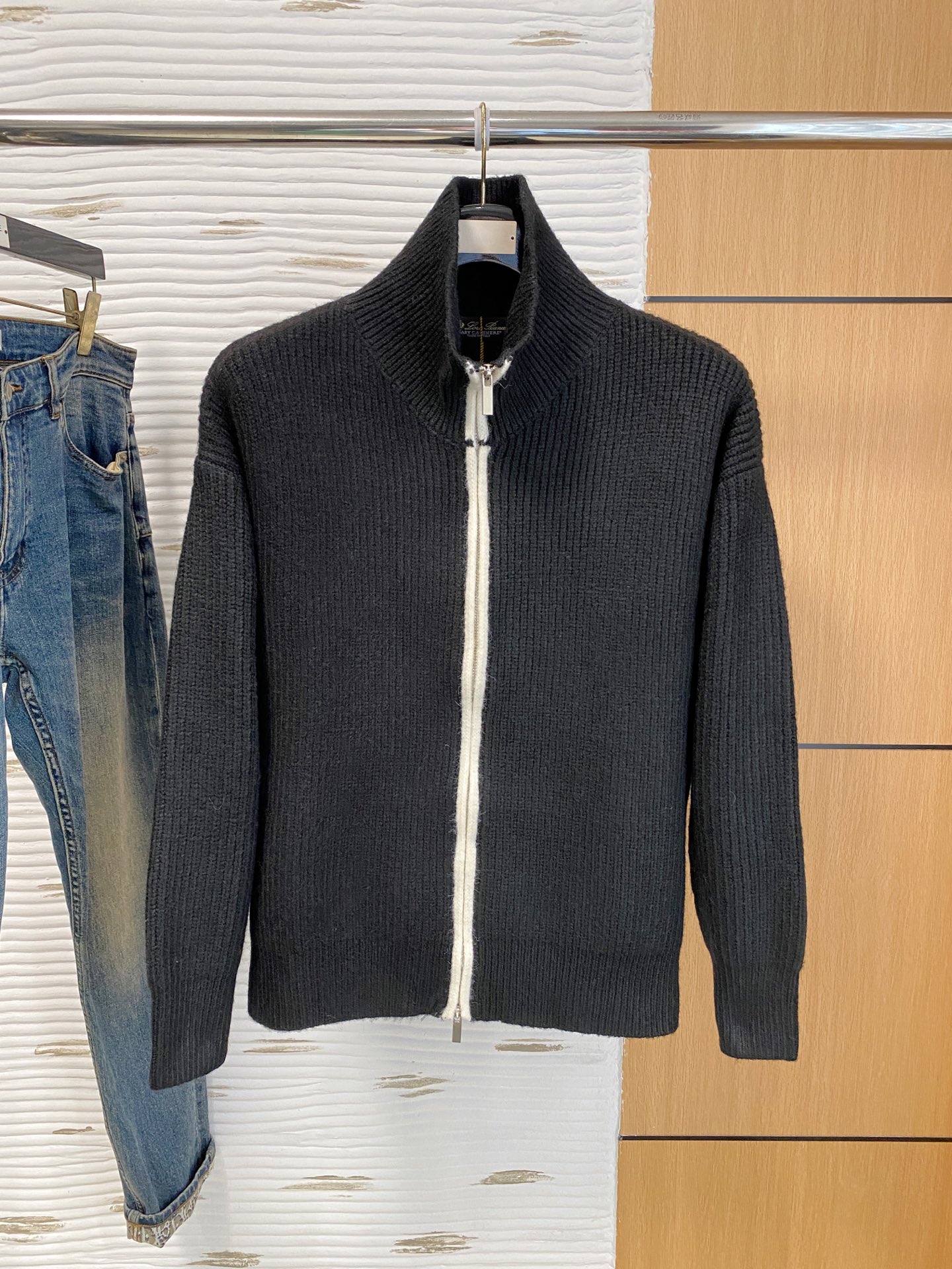 lP🆕 【新品】秋冬新款针织羊毛衫高品质意大利进口羊毛面料，高密度针织，时尚百搭毛衣，帅气十足。耐穿不易