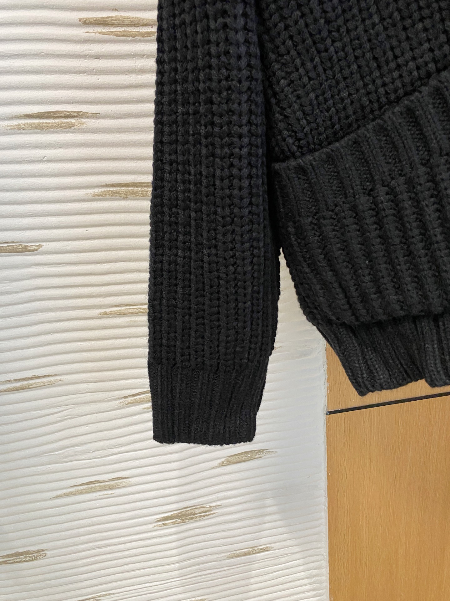 lP🆕 【新品】秋冬新款针织羊毛衫高品质意大利进口羊毛面料，高密度针织，时尚百搭毛衣，帅气十足。耐穿不易