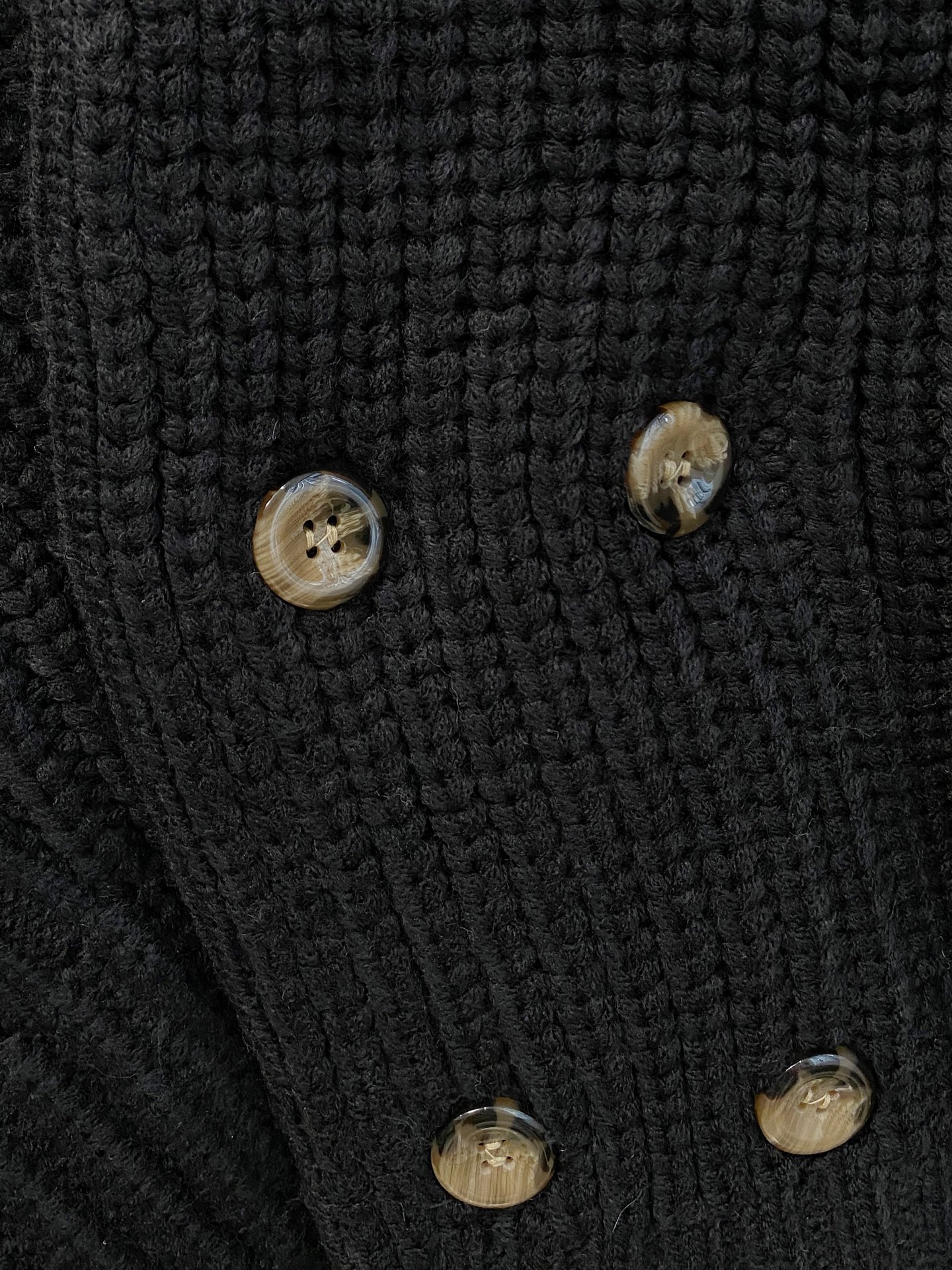 lP🆕 【新品】秋冬新款针织羊毛衫高品质意大利进口羊毛面料，高密度针织，时尚百搭毛衣，帅气十足。耐穿不易