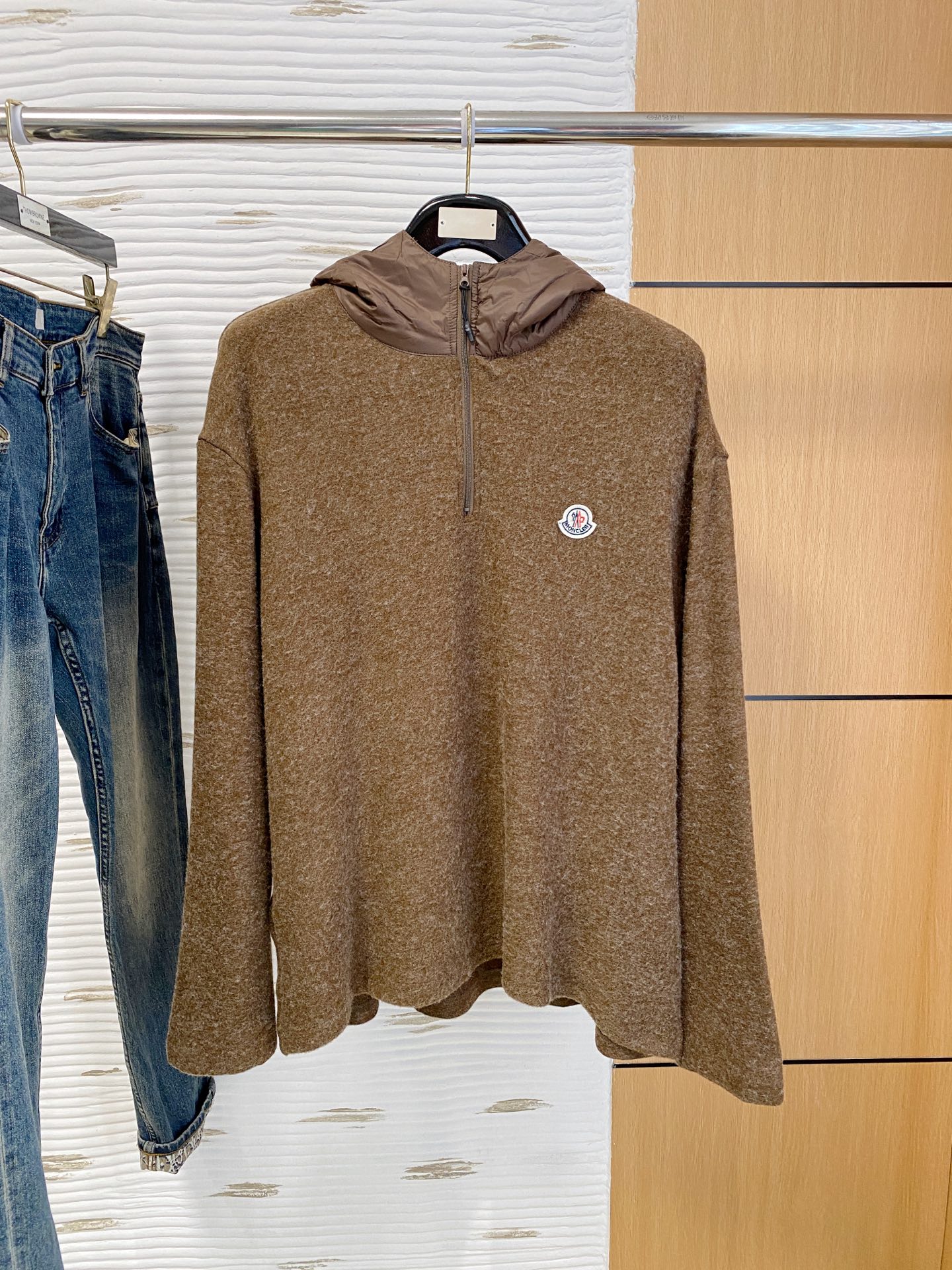 NO:629729,Mengkou 2025 [new product] new autumn and winter knitted sweater with high-quality Italian imported wool fabric, high-density knitting, fashionable and versatile sweater, very handsome. It is durable and not easy to deform, and can be easily held in various styles. It is a classic fashion model that is sought after every year. Three standards are complete. High-quality bulk goods. Size M-2Xl, Moncler, sweaters, alexander wang19860909蒙口 2025【新品】秋冬新款针织羊毛衫高品质意大利进口羊毛面料,高密度针织,时尚百搭毛衣,帅气十足.耐穿不易变形,版型,各种风格都能轻松Hold住,年年被追捧的经典时尚款 三标齐全 高品质大货 码数M-2Xl,,Moncler,sweaters,alexander wang,Men's clothing