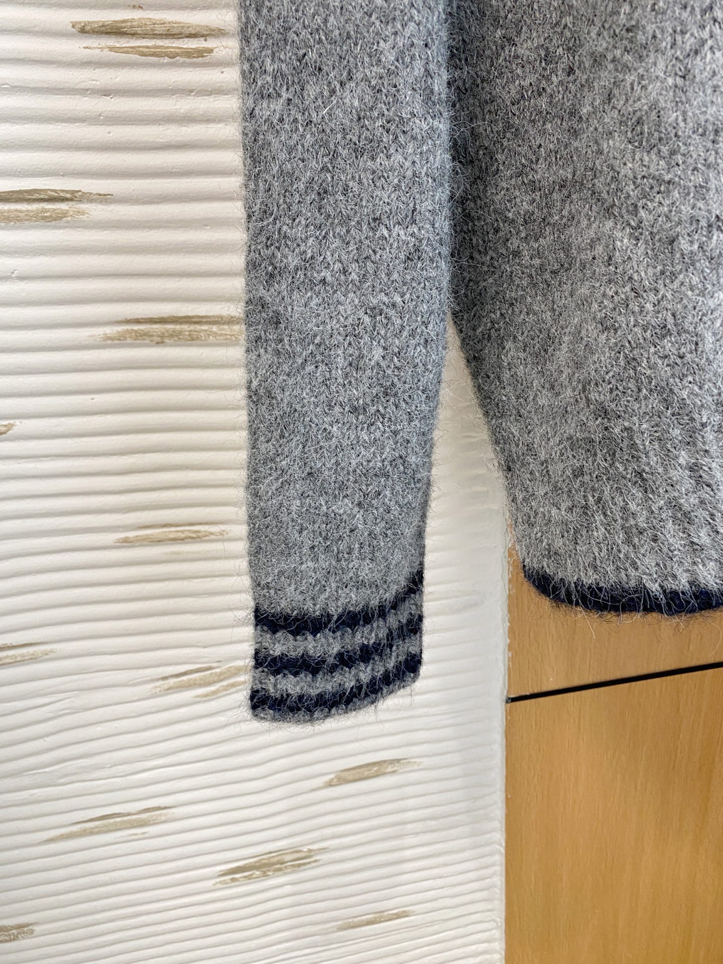 lP🆕 【新品】秋冬新款针织羊毛衫高品质意大利进口羊毛面料，高密度针织，时尚百搭毛衣，帅气十足。耐穿不易