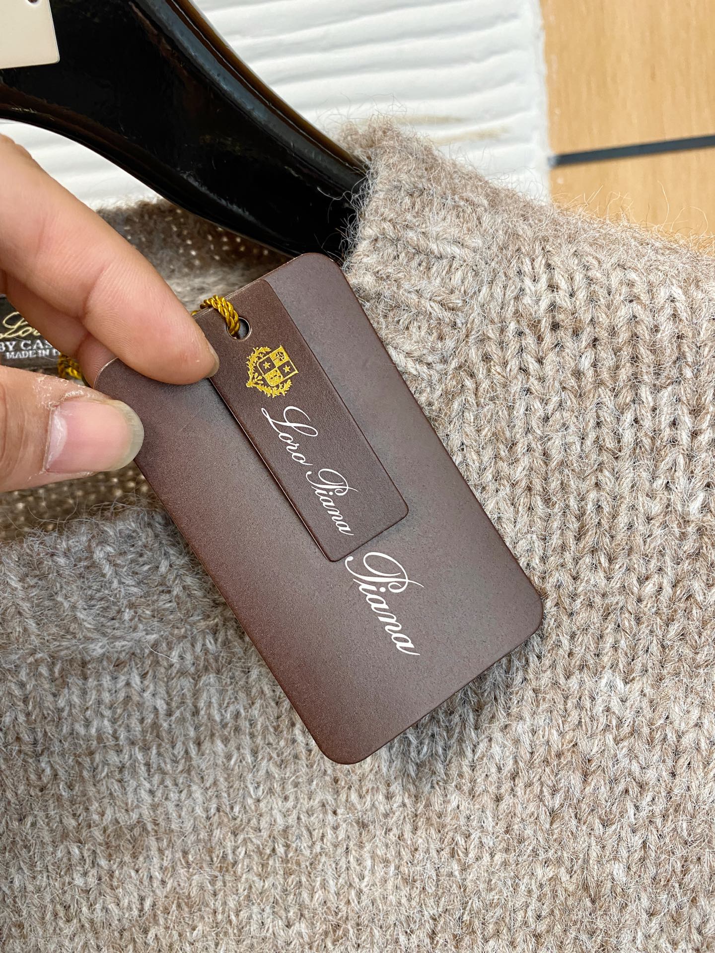 lP🆕 【新品】秋冬新款针织羊毛衫高品质意大利进口羊毛面料，高密度针织，时尚百搭毛衣，帅气十足。耐穿不易