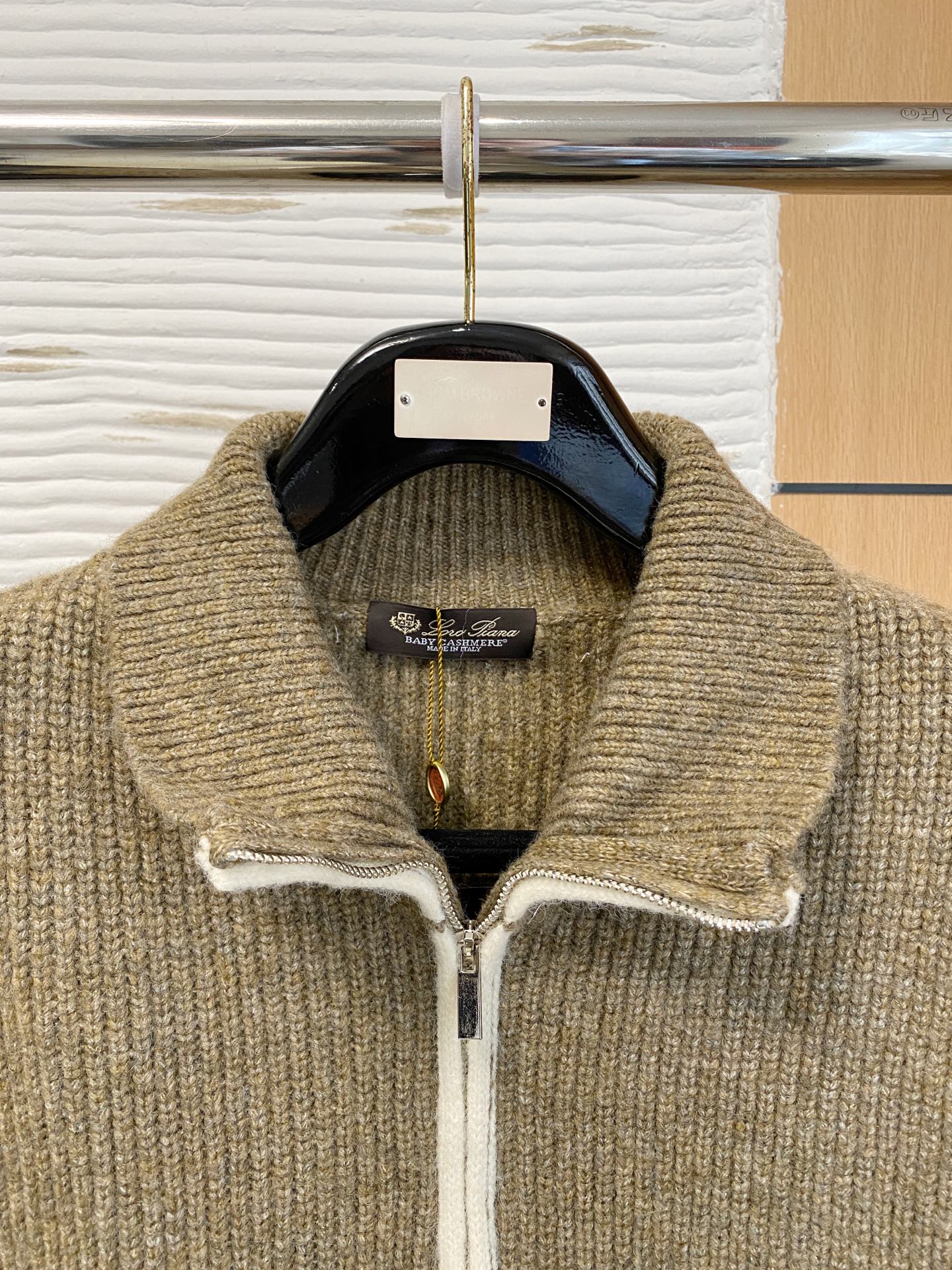 lP🆕 【新品】秋冬新款针织羊毛衫高品质意大利进口羊毛面料，高密度针织，时尚百搭毛衣，帅气十足。耐穿不易