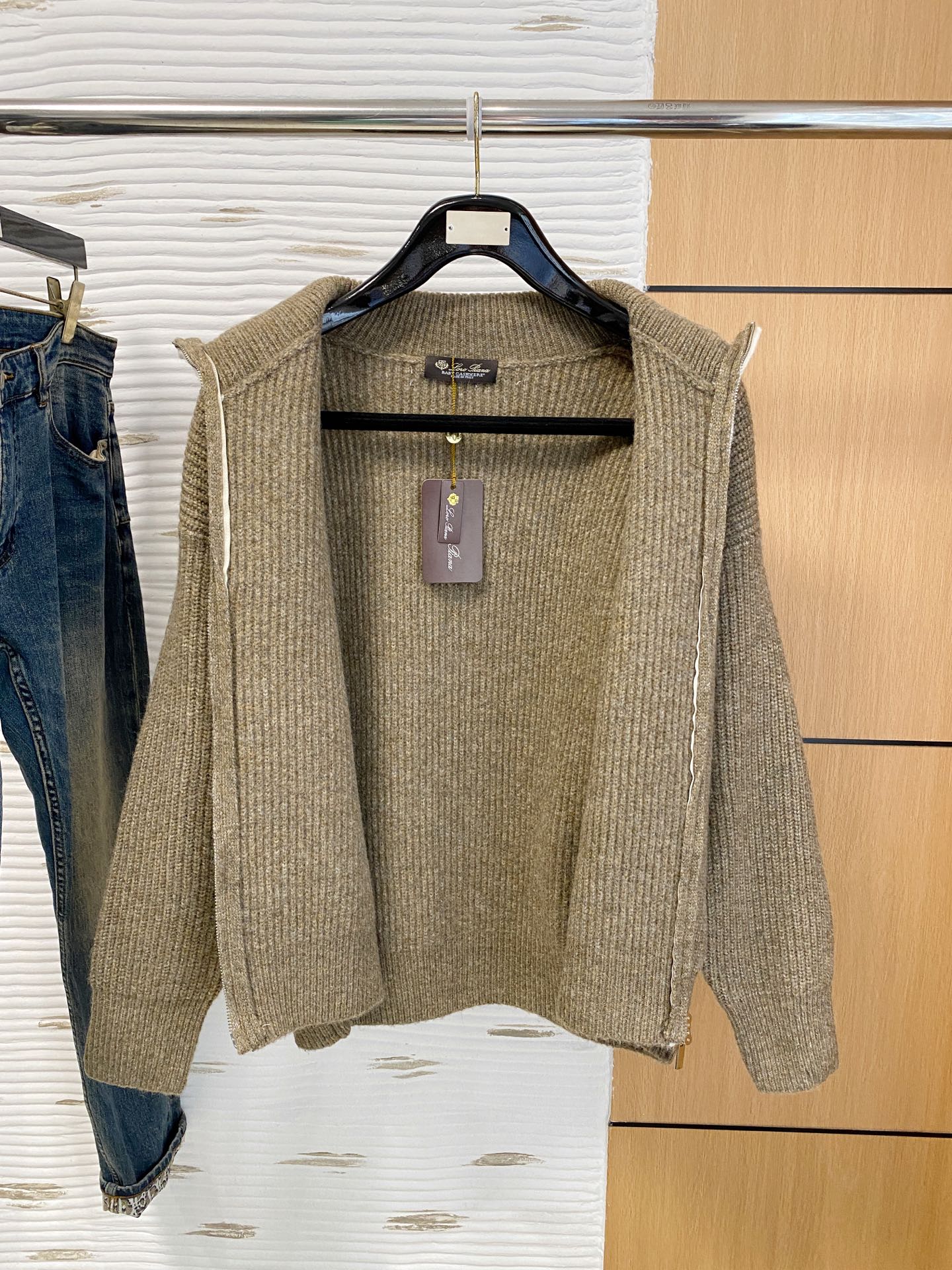 lP🆕 【新品】秋冬新款针织羊毛衫高品质意大利进口羊毛面料，高密度针织，时尚百搭毛衣，帅气十足。耐穿不易