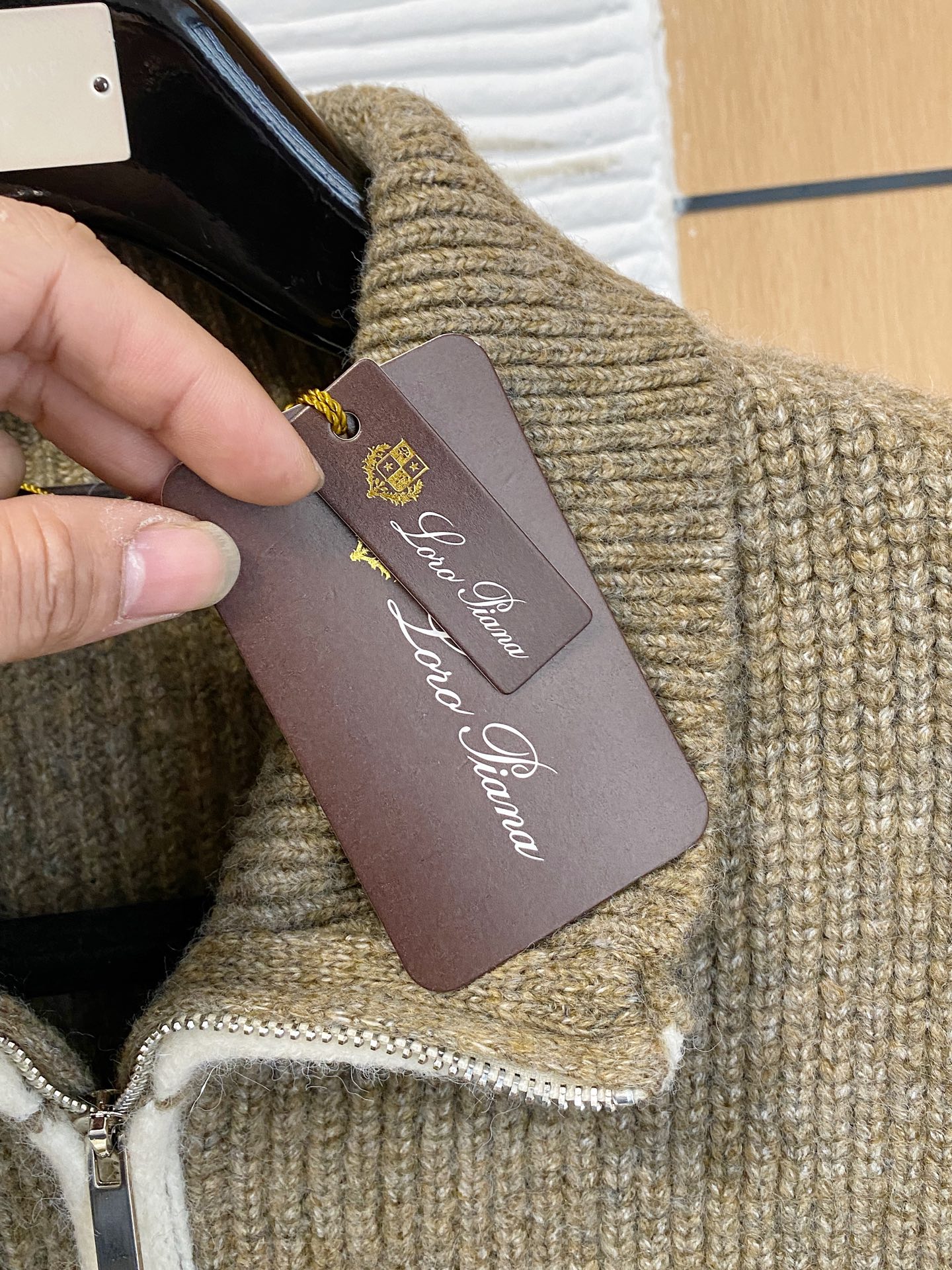 lP🆕 【新品】秋冬新款针织羊毛衫高品质意大利进口羊毛面料，高密度针织，时尚百搭毛衣，帅气十足。耐穿不易