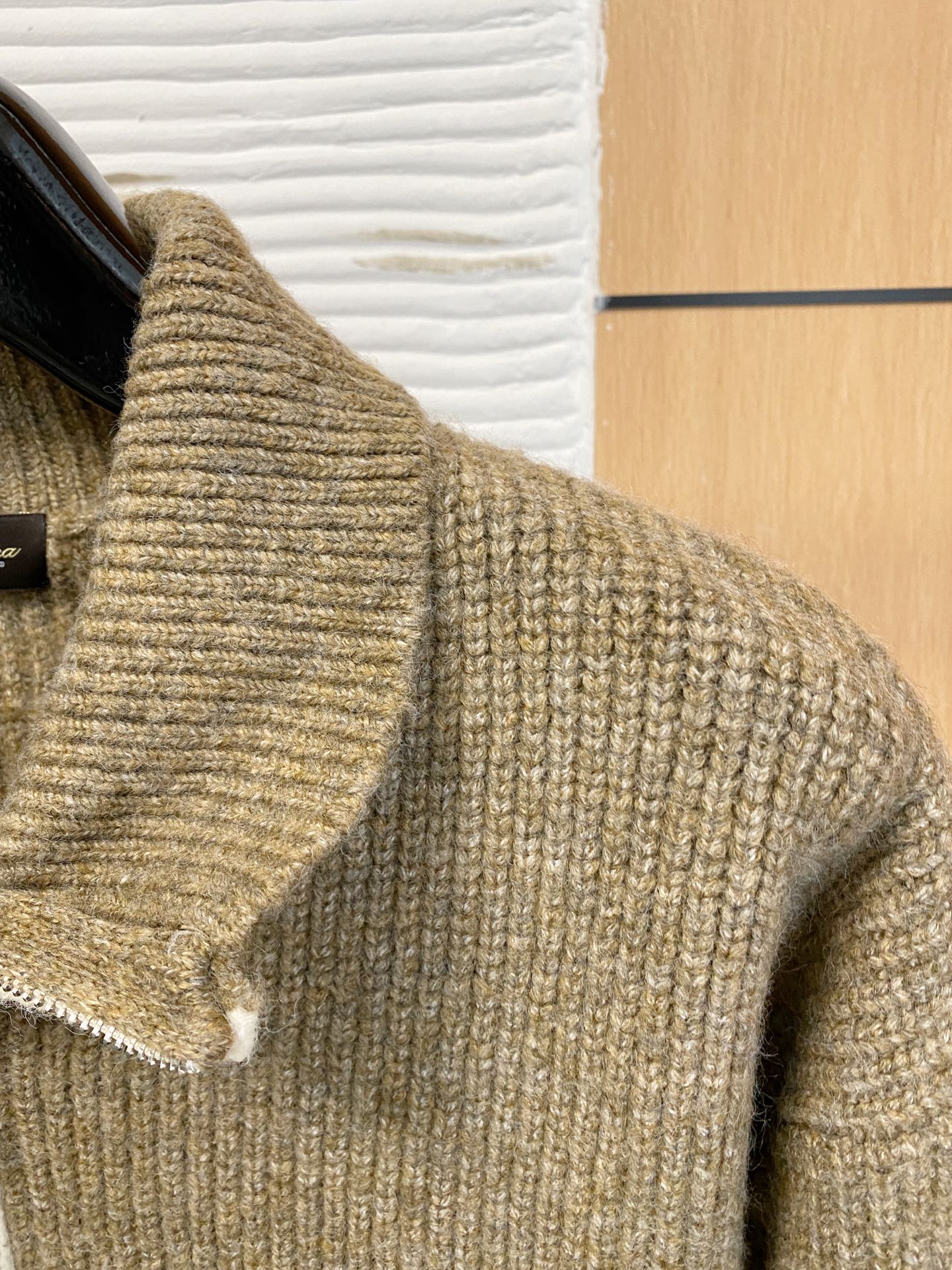 lP🆕 【新品】秋冬新款针织羊毛衫高品质意大利进口羊毛面料，高密度针织，时尚百搭毛衣，帅气十足。耐穿不易