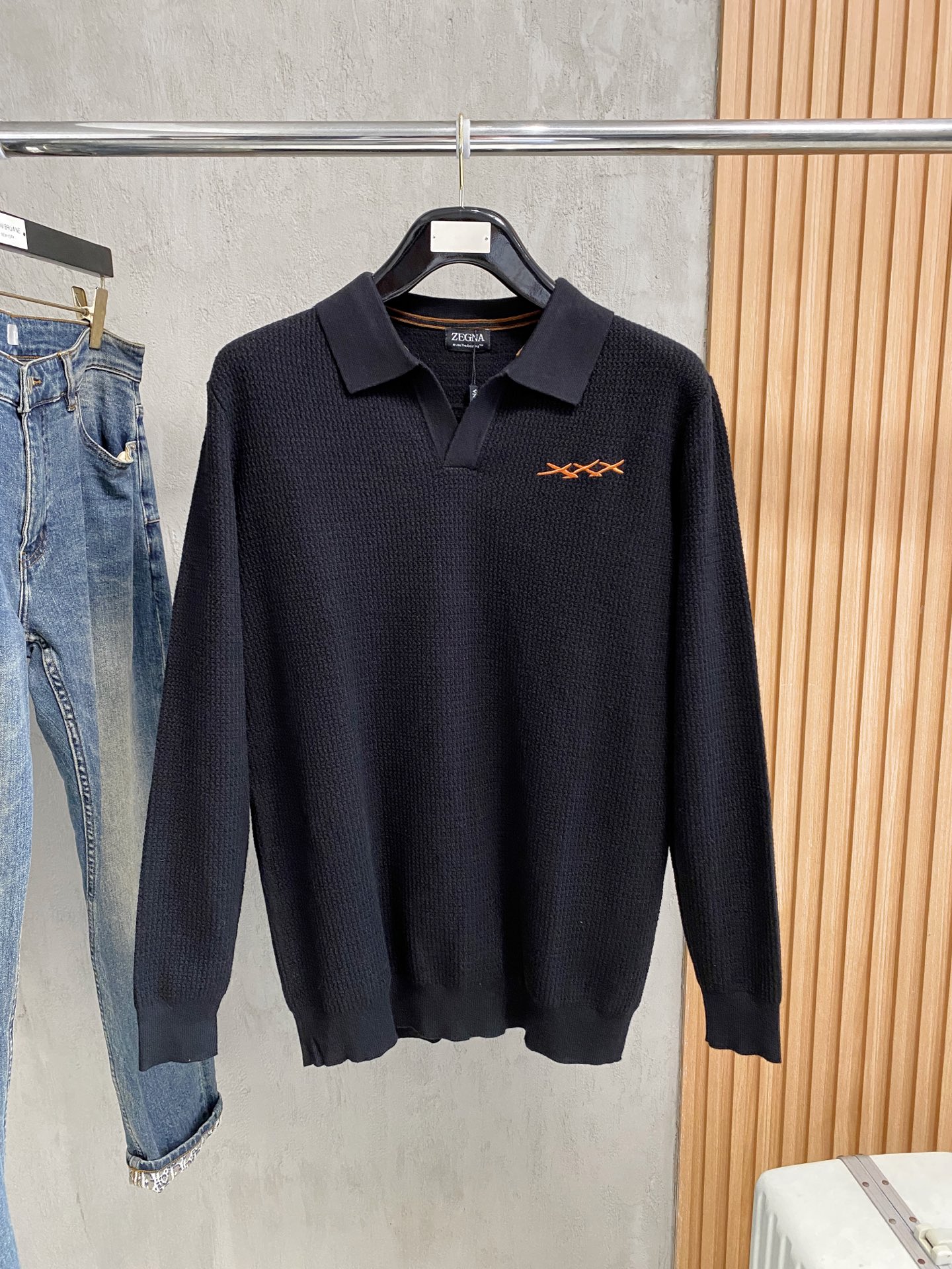 NO:645597,Ermenegildo Zegna sweater 2025 autumn and winter latest series, 1:1 top replica at the counter, all in good condition!  Thick style, a must-have item for fashionistas!  Old irons who know the goods should hurry up and start. The fabric is wool, size m-2xl, multiple colors, too large,,zegna,sweaters,alexander wang19860909杰尼亚 毛衣 2025秋冬最新系列,专柜1:1顶级复刻,全品相！加厚款,潮人必备单品！懂货的老铁赶紧下手,面料羊毛 尺码 m-2xl 多颜色 偏大,,zegna,sweaters,alexander wang,Men's clothing