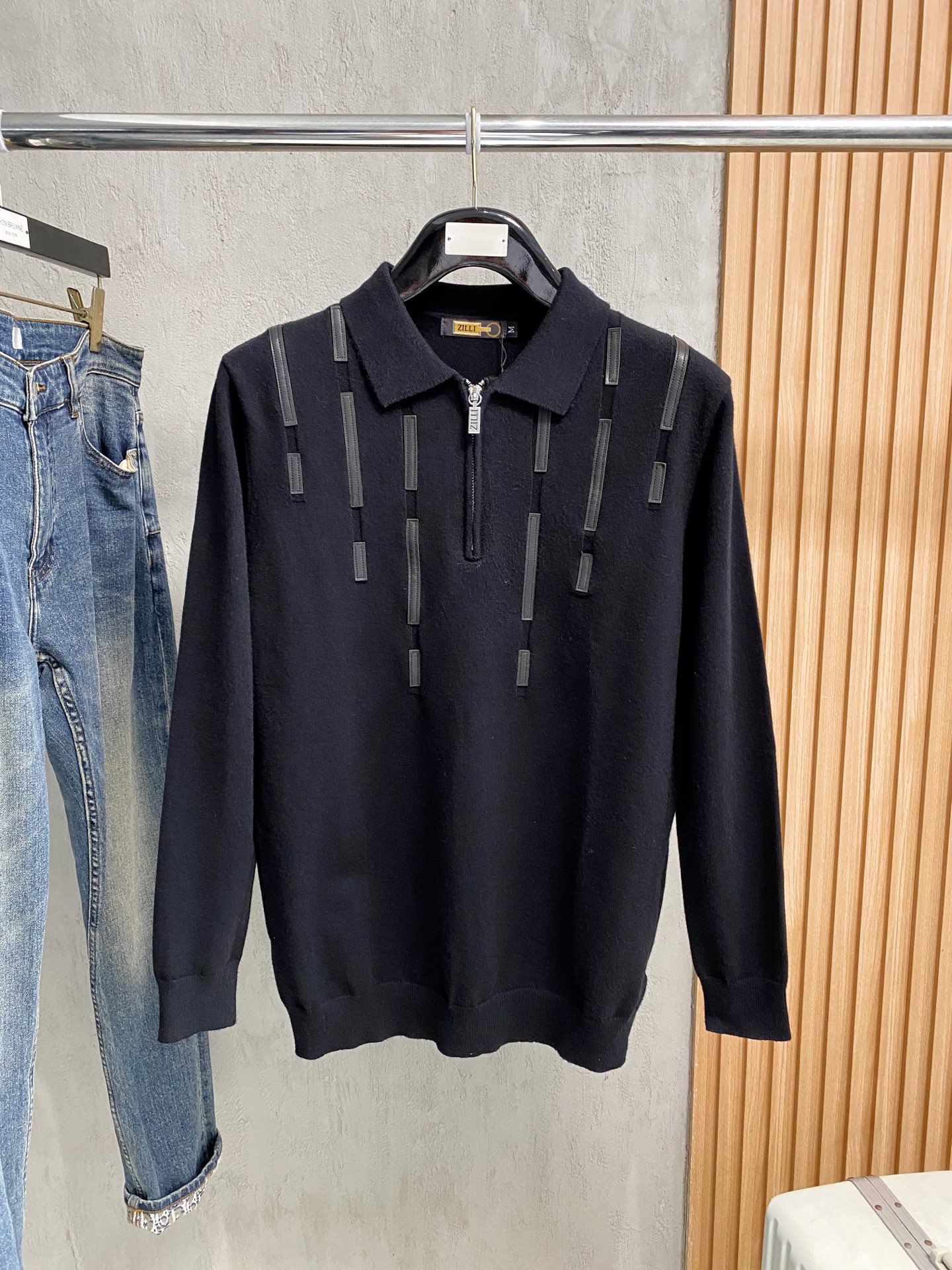 NO:645627,Qili Sweater 2025 Autumn and Winter latest series, 1:1 top replica at the counter, all in good condition!  Thick style, a must-have item for fashionistas!  Old irons who know the goods should hurry up and start, the fabric is wool, size m-2xl, multiple colors, too large,,sweaters,alexander wang19860909齐利 毛衣 2025秋冬最新系列,专柜1:1顶级复刻,全品相！加厚款,潮人必备单品！懂货的老铁赶紧下手,面料羊毛 尺码 m-2xl 多颜色 偏大,,sweaters,alexander wang,Men's clothing