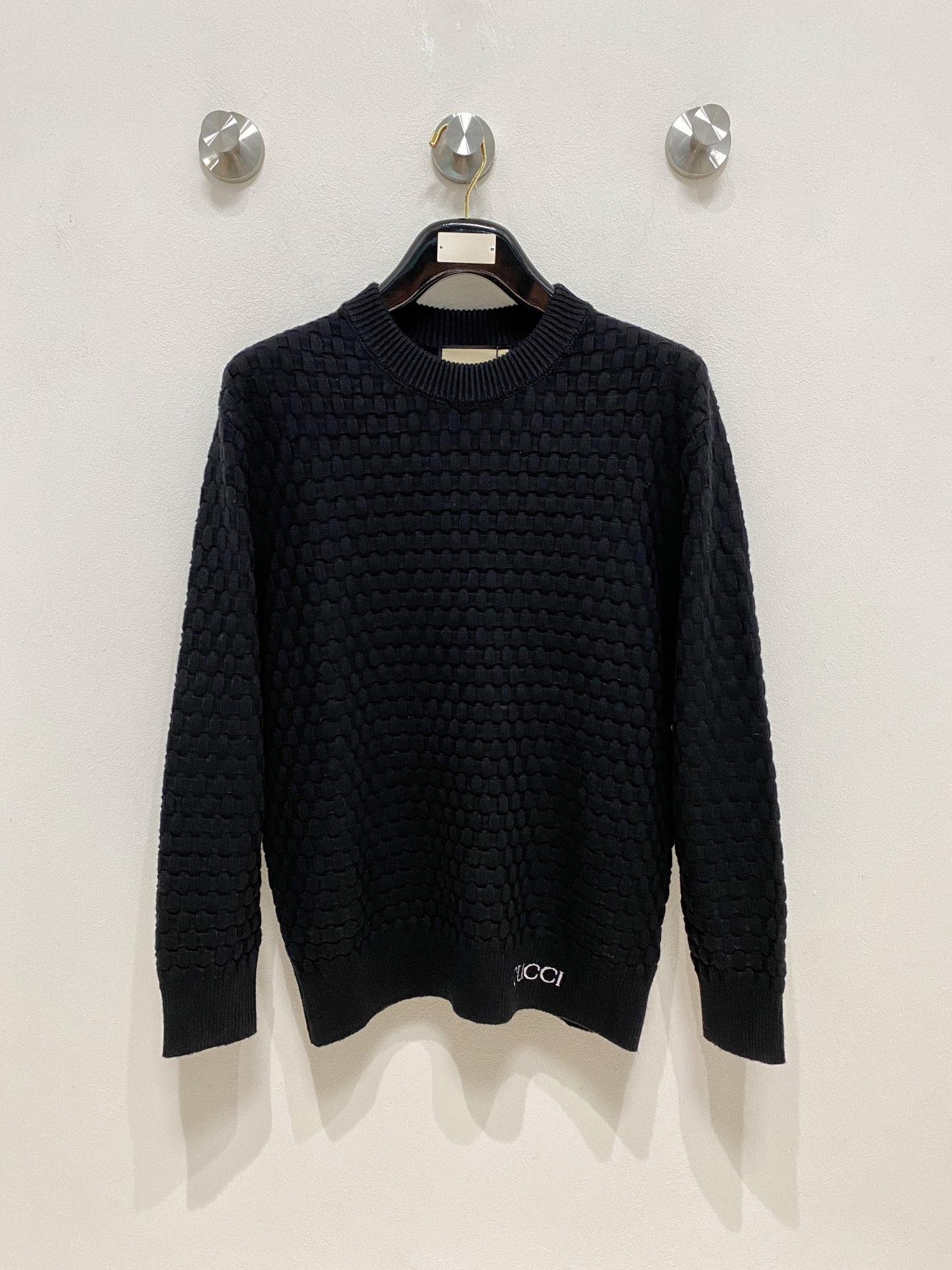 NO:644769,Gucci Loose fit, perfectly reproduced. Original European reproduction of velvet, carded, and washed velvet. Mercerized Merino wool, soft, smooth, does not prick the skin, and has excellent thermal insulation properties. A full set of accessories are custom-made, and the ready-made garments are made on German Stoll automatic looms. The size of the garment is M-2XL. The maximum wear is about 195 pounds. Please indicate your height and weight when ordering, alexander wang19860909古琦 宽松版型 完美复刻 欧洲原版复刻选绒、梳绒、洗绒工艺 丝光美丽诺羊毛,柔弱,爽滑,不扎皮肤,保暖性能极佳 全套辅料定做,德国斯托尔全自动织机成衣 码数M-2XL 最大可穿195斤左右报单注明身高体重,,alexander wang,Men's clothing