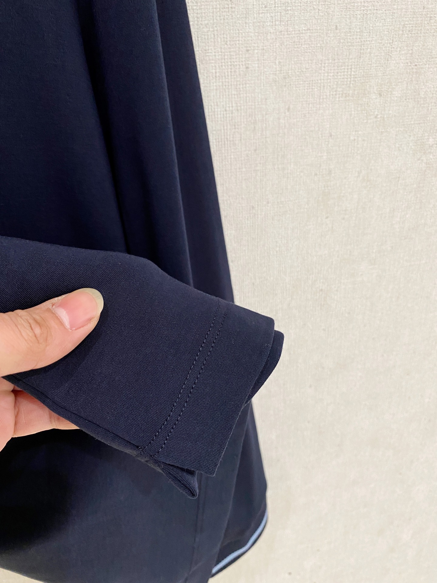 🌾 罗意威 25ss早秋【新品】圆领打底衫单穿卫衣爆款 超前卫设计风格 细腻舒适 穿着非常轻便不易起皱。