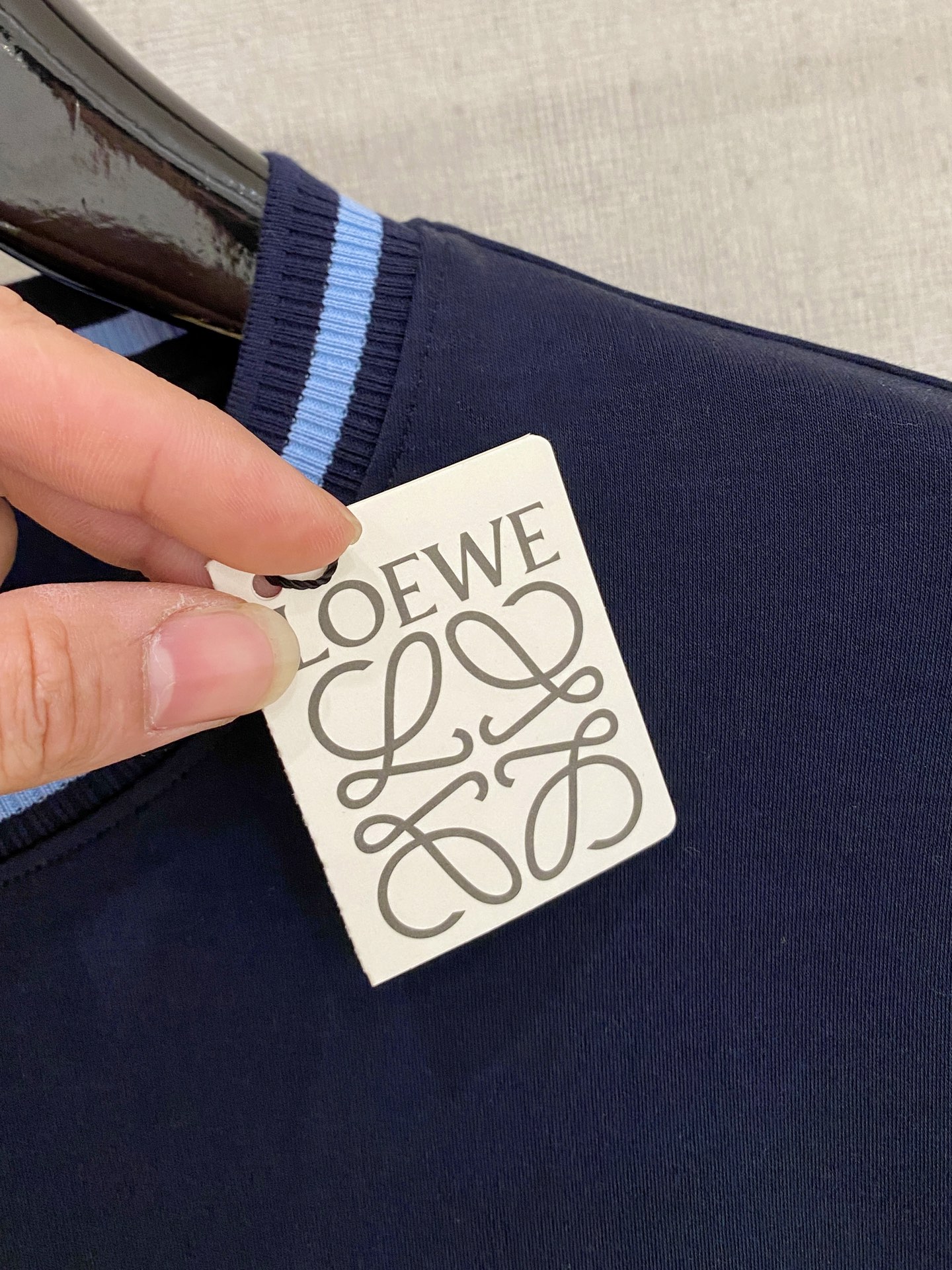 🌾 罗意威 25ss早秋【新品】圆领打底衫单穿卫衣爆款 超前卫设计风格 细腻舒适 穿着非常轻便不易起皱。